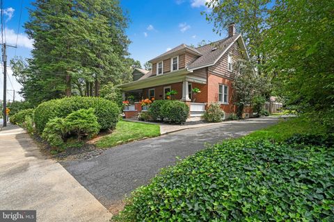 Photo of 417 Woodcrest Avenue, LITITZ, PA 17543 (MLS # PALA2075744)