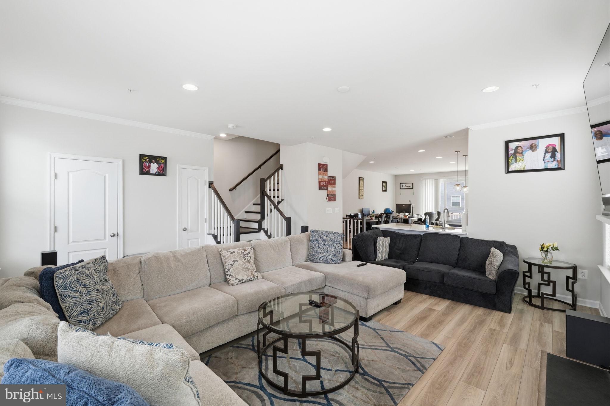 7732 PRESIDENTIAL PARKWAY