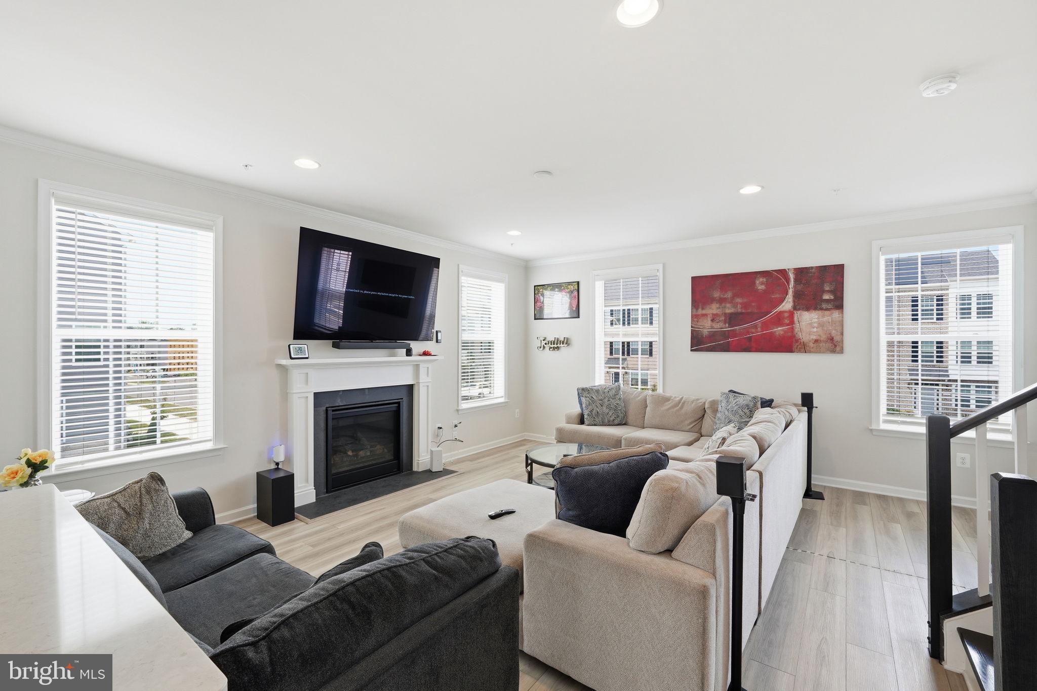 7732 PRESIDENTIAL PARKWAY