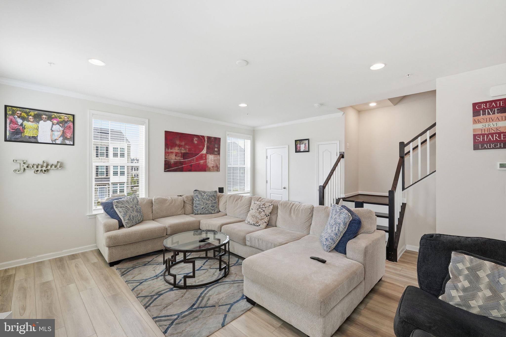 7732 PRESIDENTIAL PARKWAY
