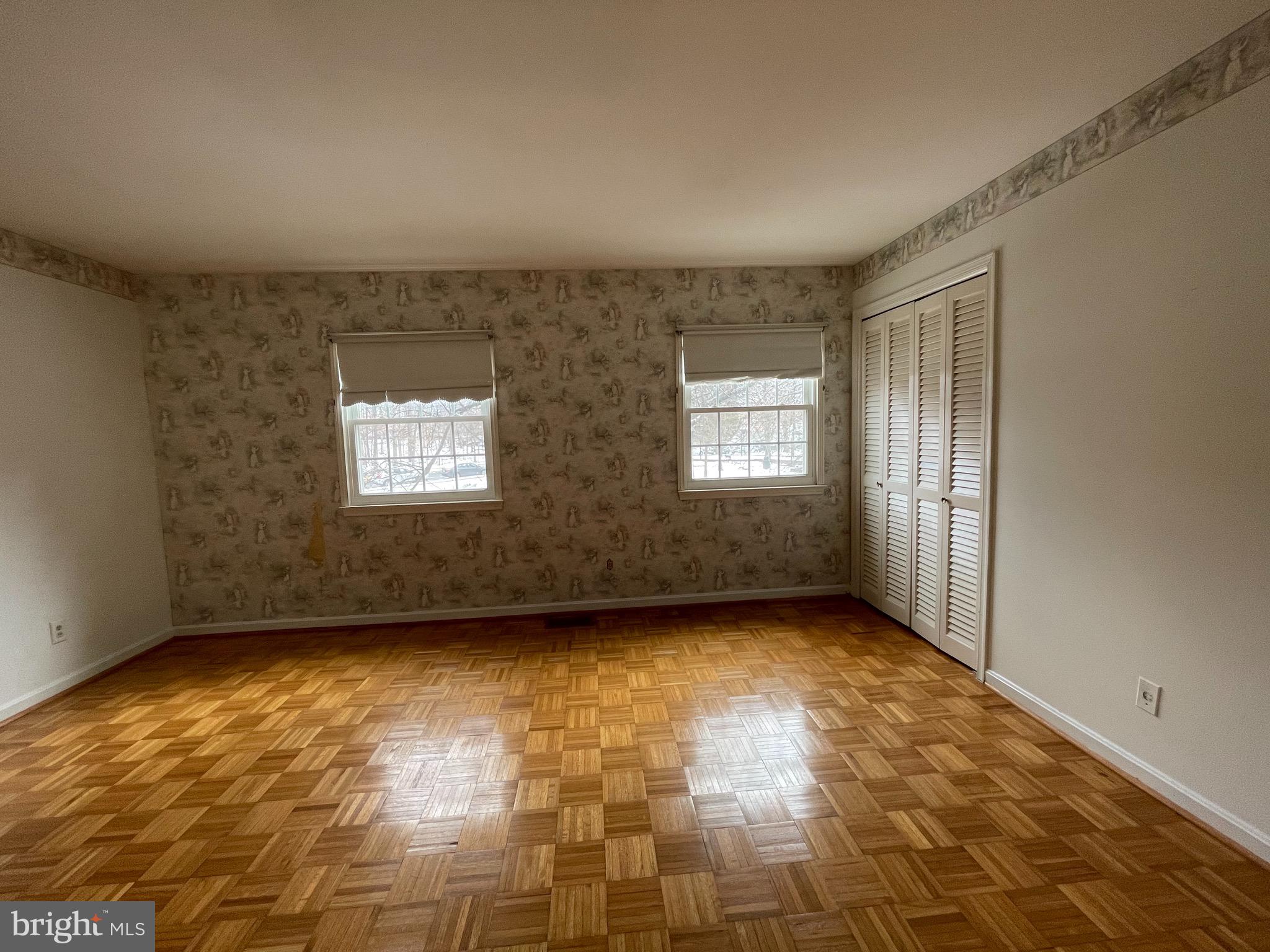 LONDON TOWNE - Residential