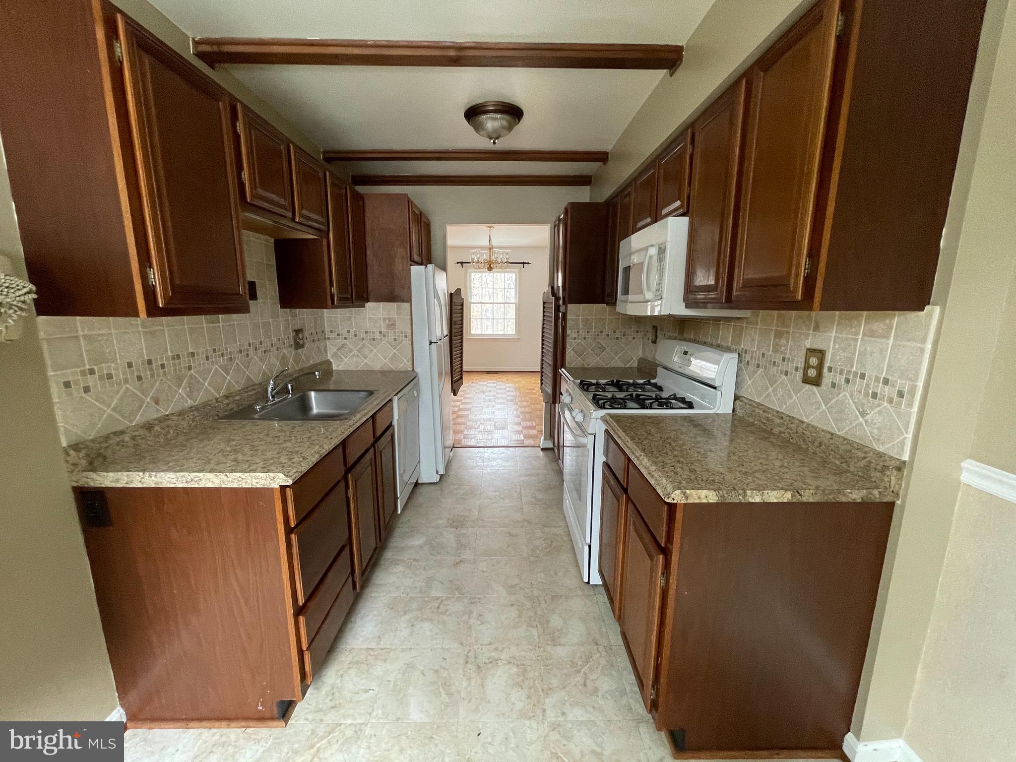 LONDON TOWNE - Residential