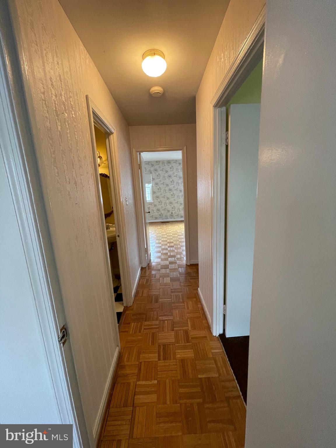 LONDON TOWNE - Residential