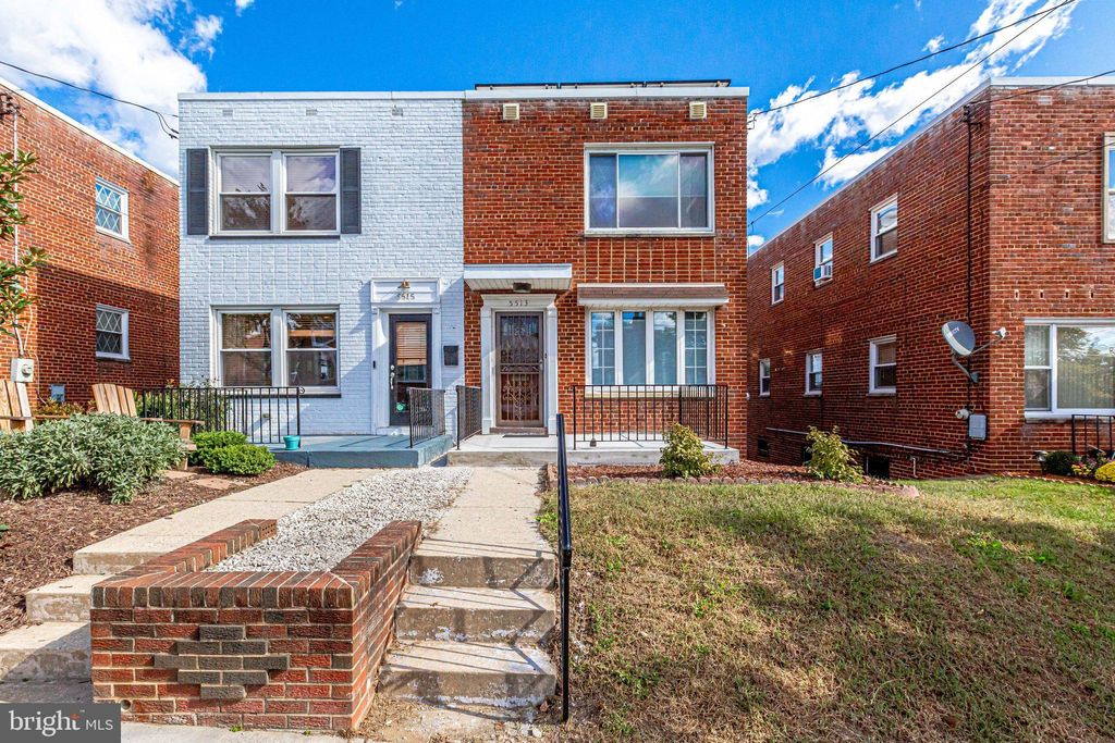 Photo of 5513 Chillum Place NE, WASHINGTON, DC 20011 (MLS # DCDC2228610)
