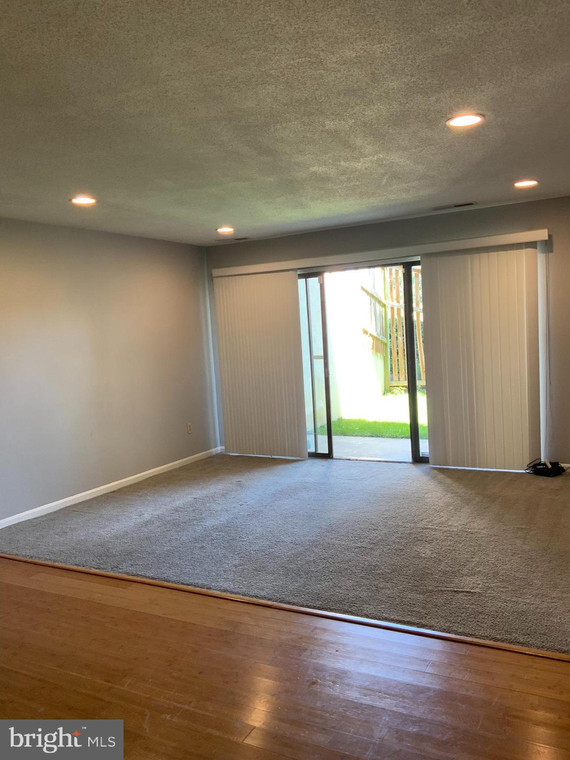 TREETOP CONDO - Residential Lease