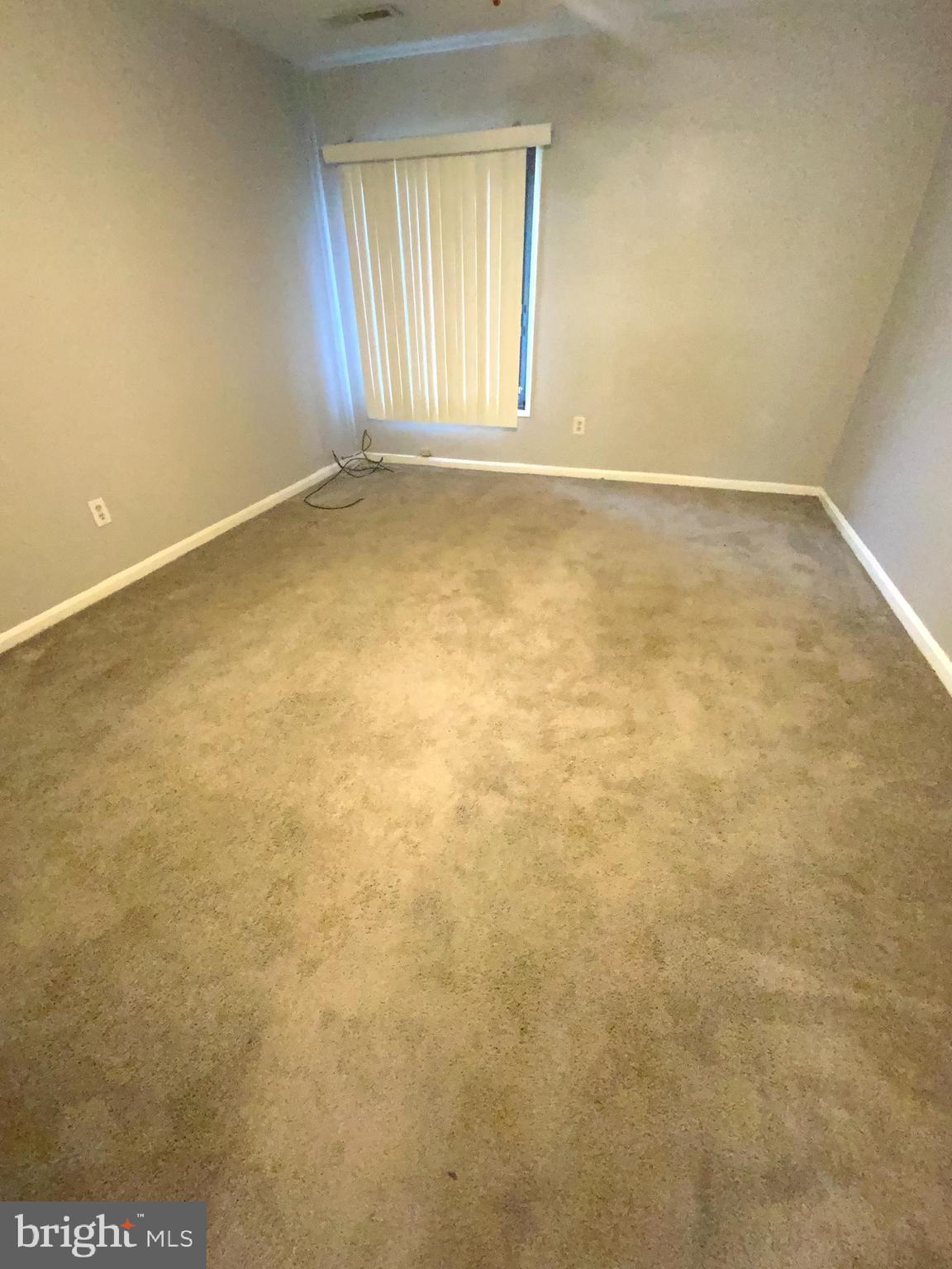 TREETOP CONDO - Residential Lease