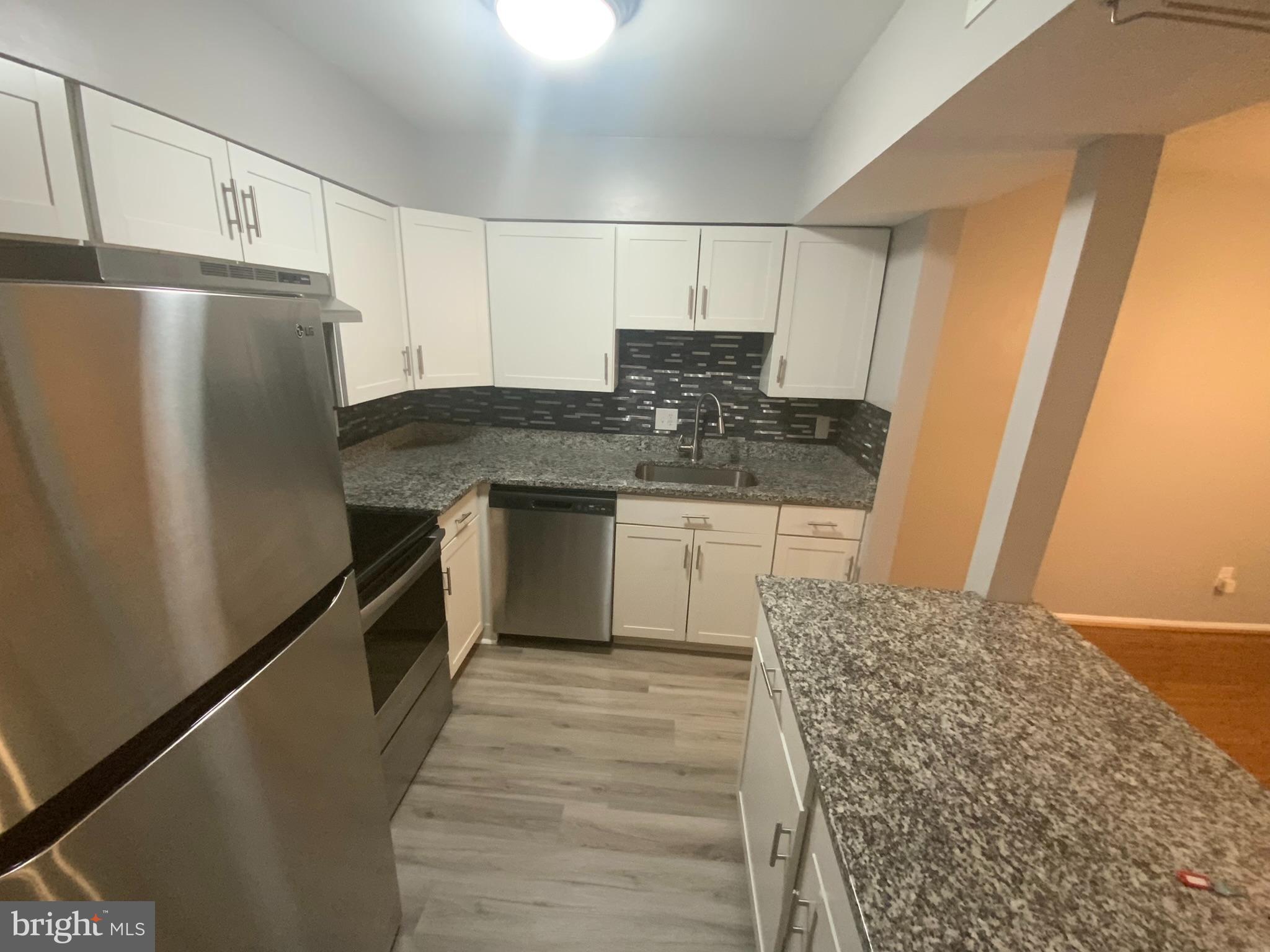 TREETOP CONDO - Residential Lease