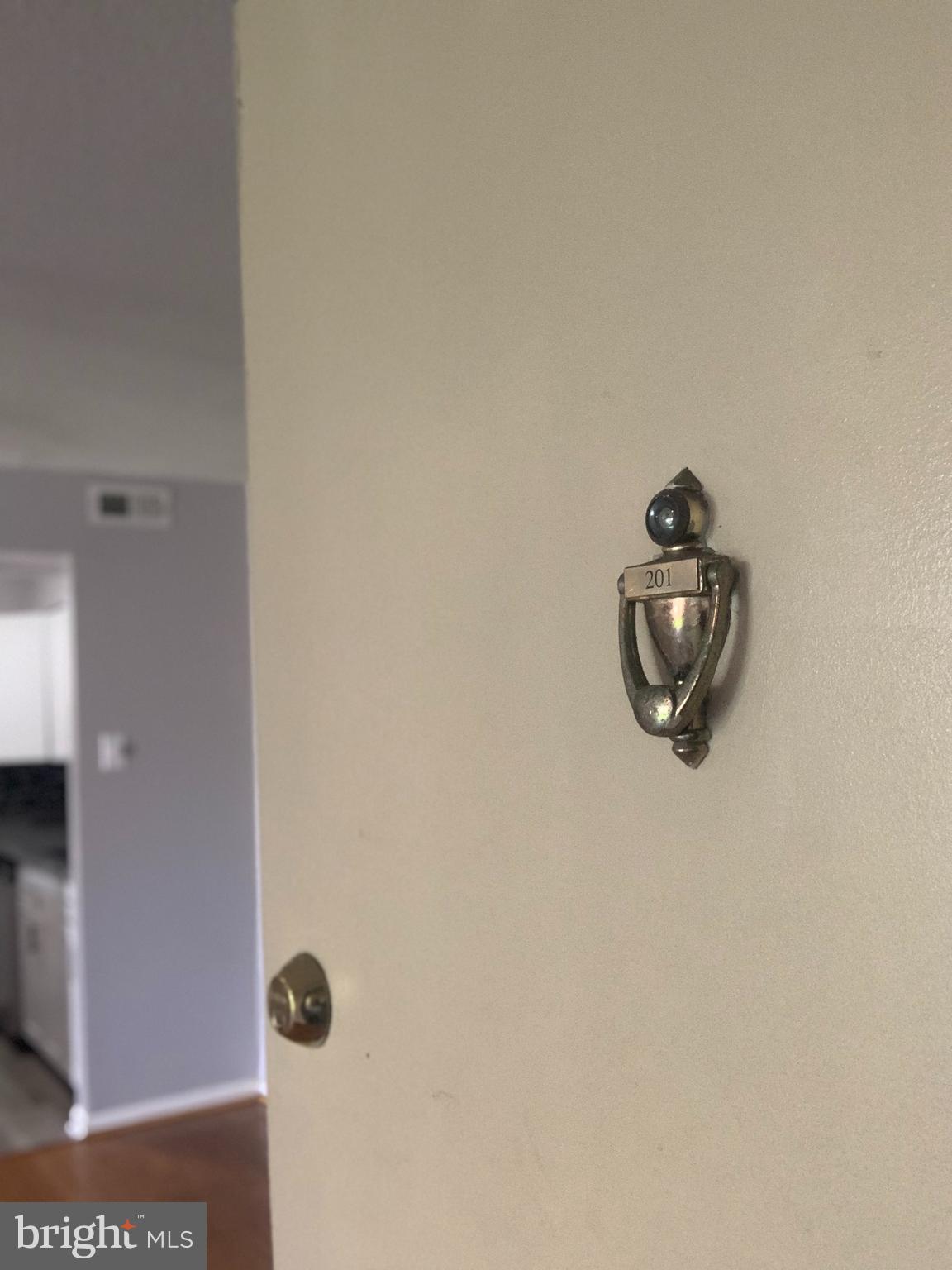 TREETOP CONDO - Residential Lease