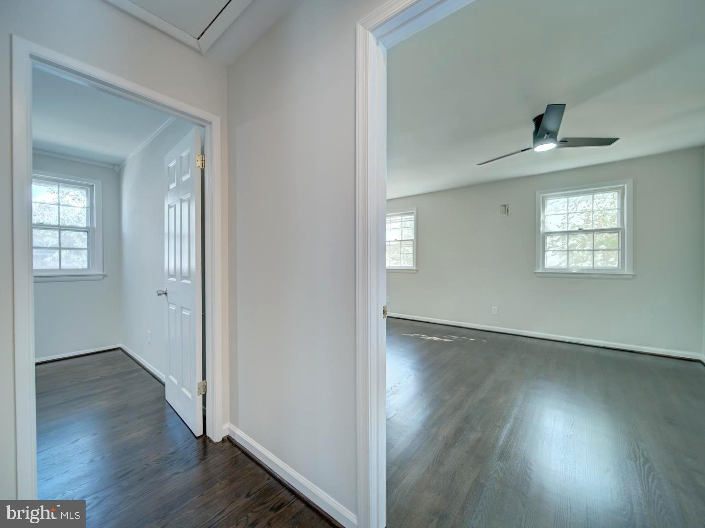 COUNTRY CLUB MANOR - Residential