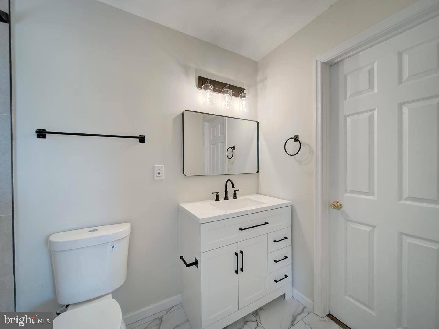 COUNTRY CLUB MANOR - Residential