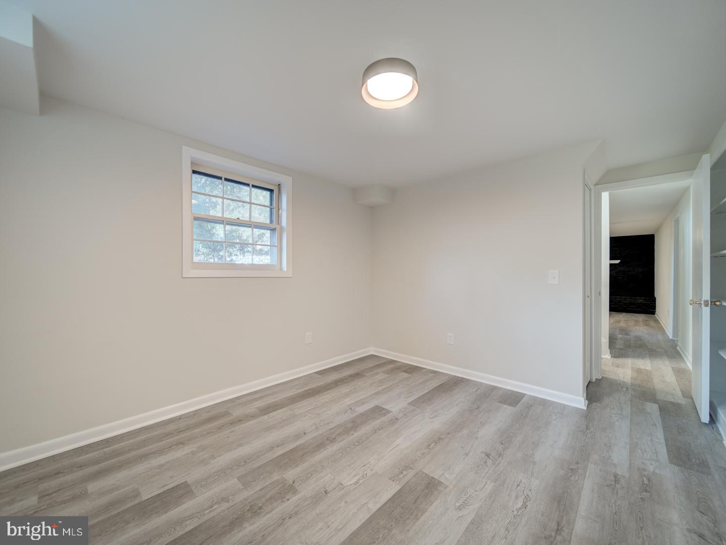 COUNTRY CLUB MANOR - Residential