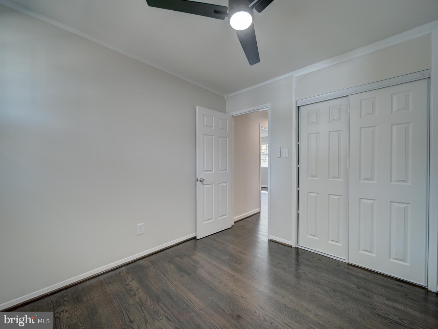 COUNTRY CLUB MANOR - Residential