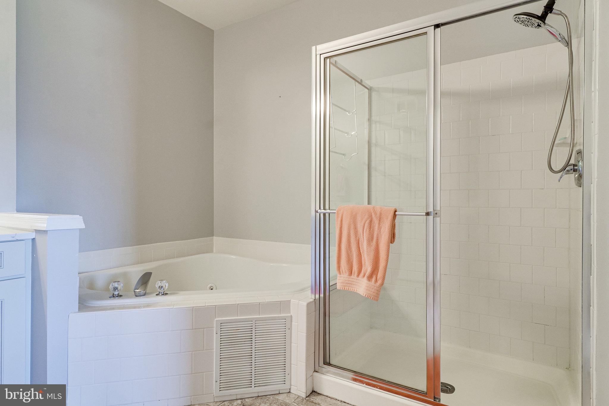 OVERLOOK CONDOMINIUM - Residential