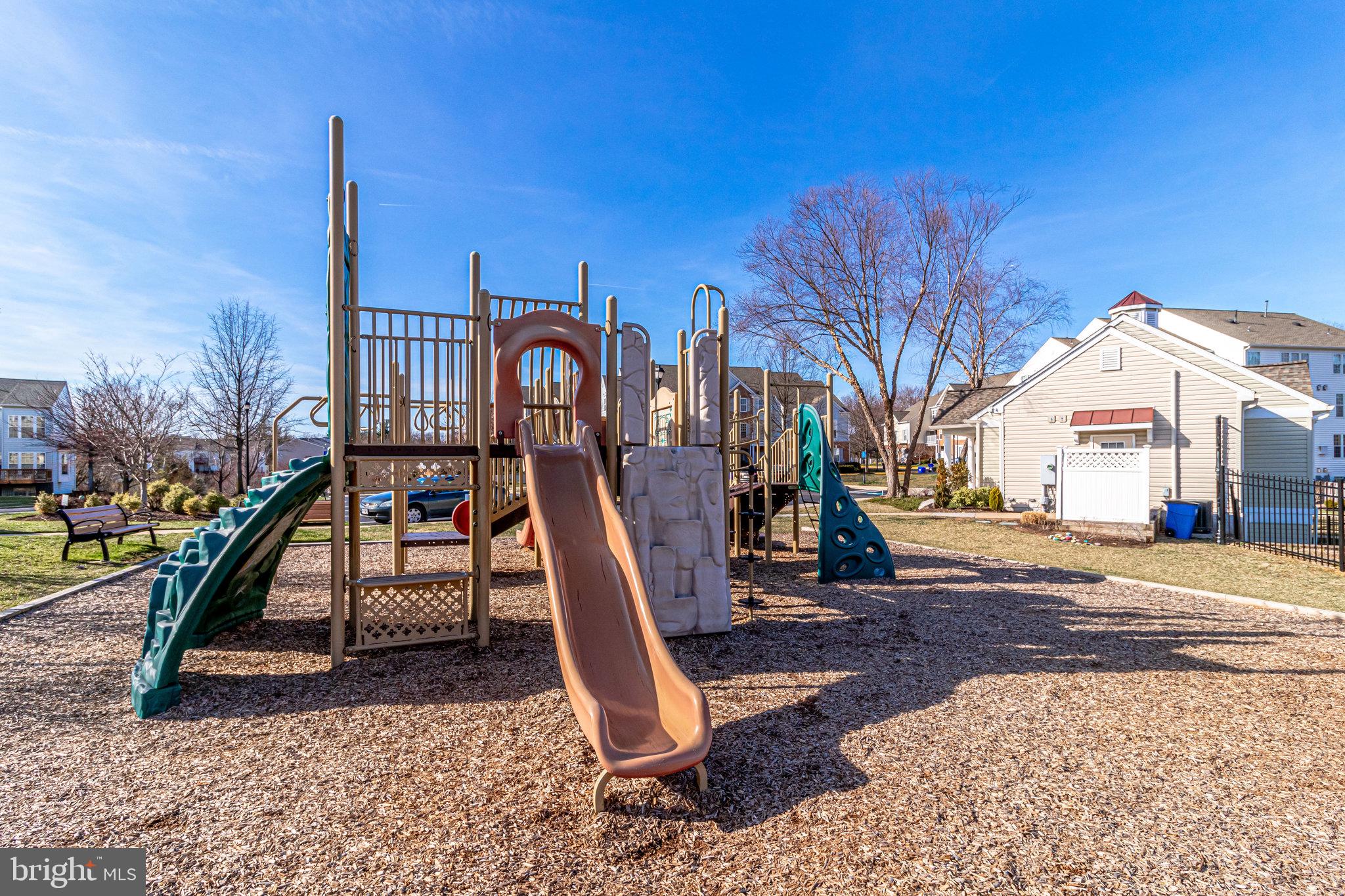 OVERLOOK CONDOMINIUM - Residential