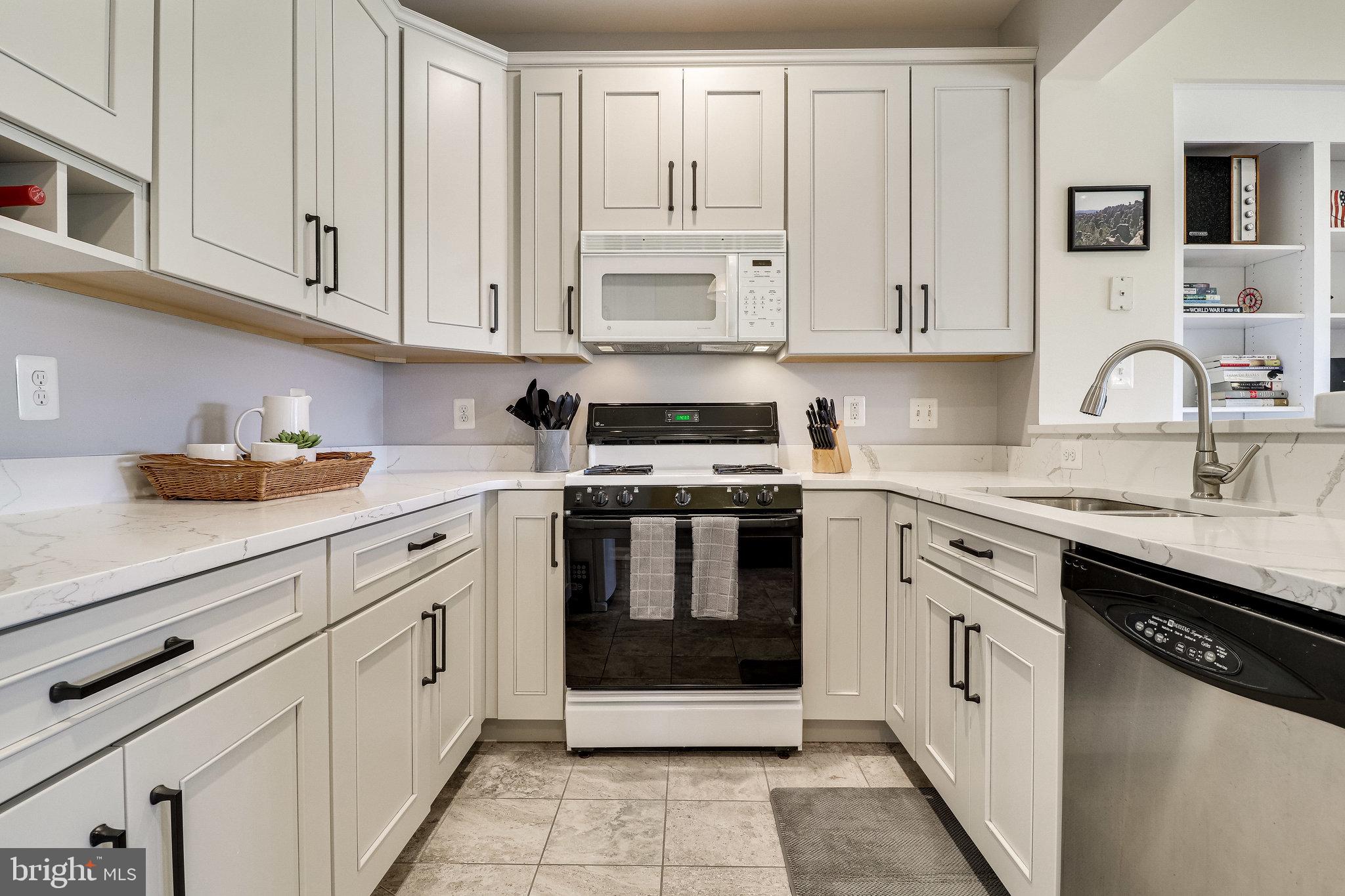 OVERLOOK CONDOMINIUM - Residential