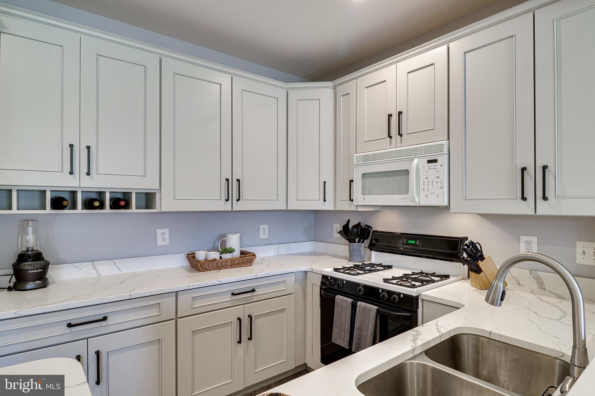 OVERLOOK CONDOMINIUM - Residential