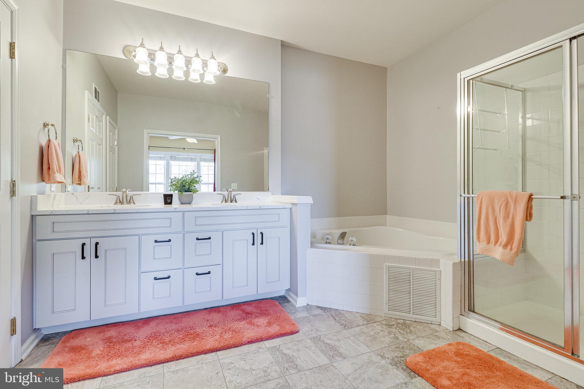 OVERLOOK CONDOMINIUM - Residential