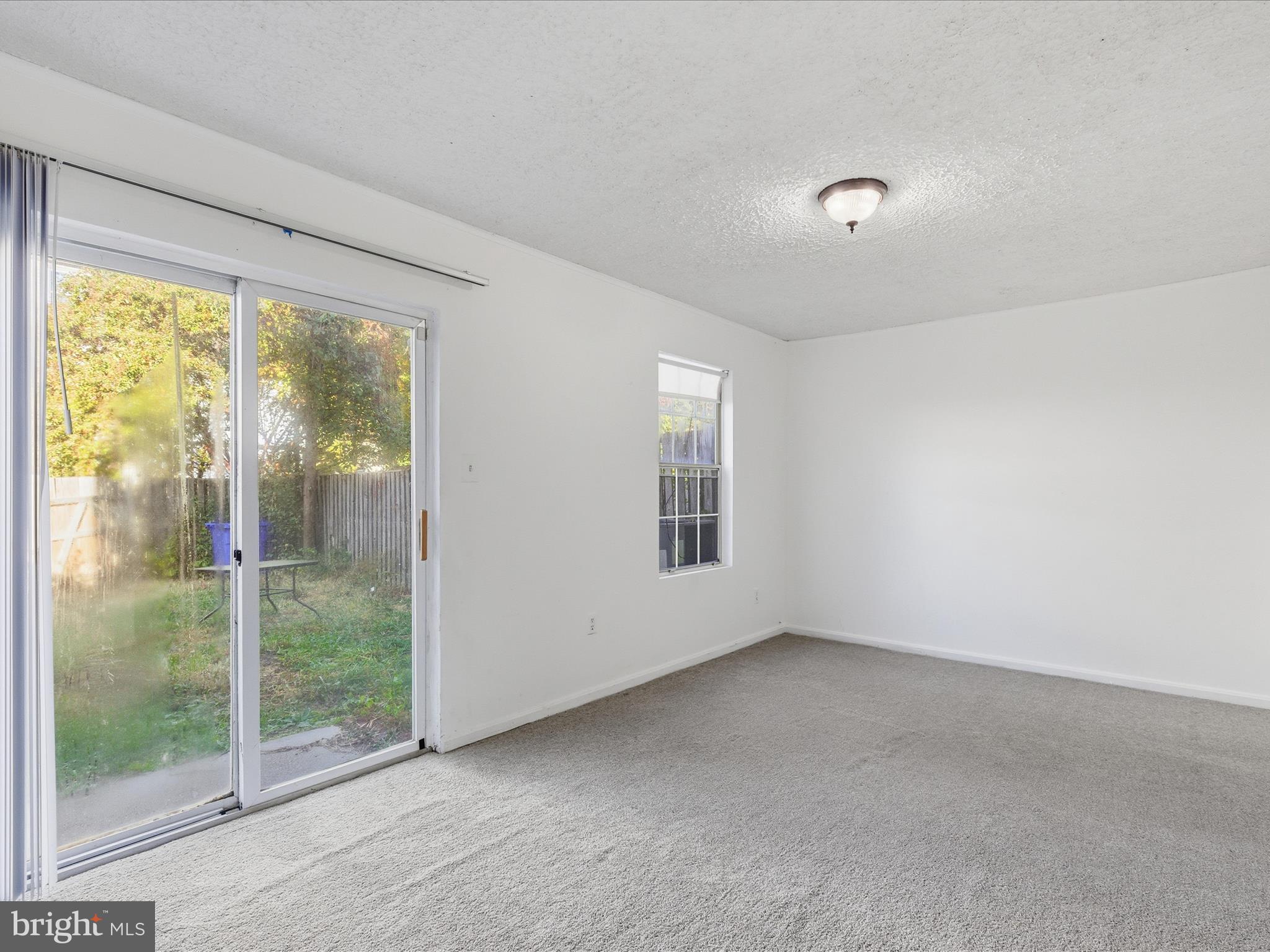 RIVERSIDE RUN IND HEAD - Residential