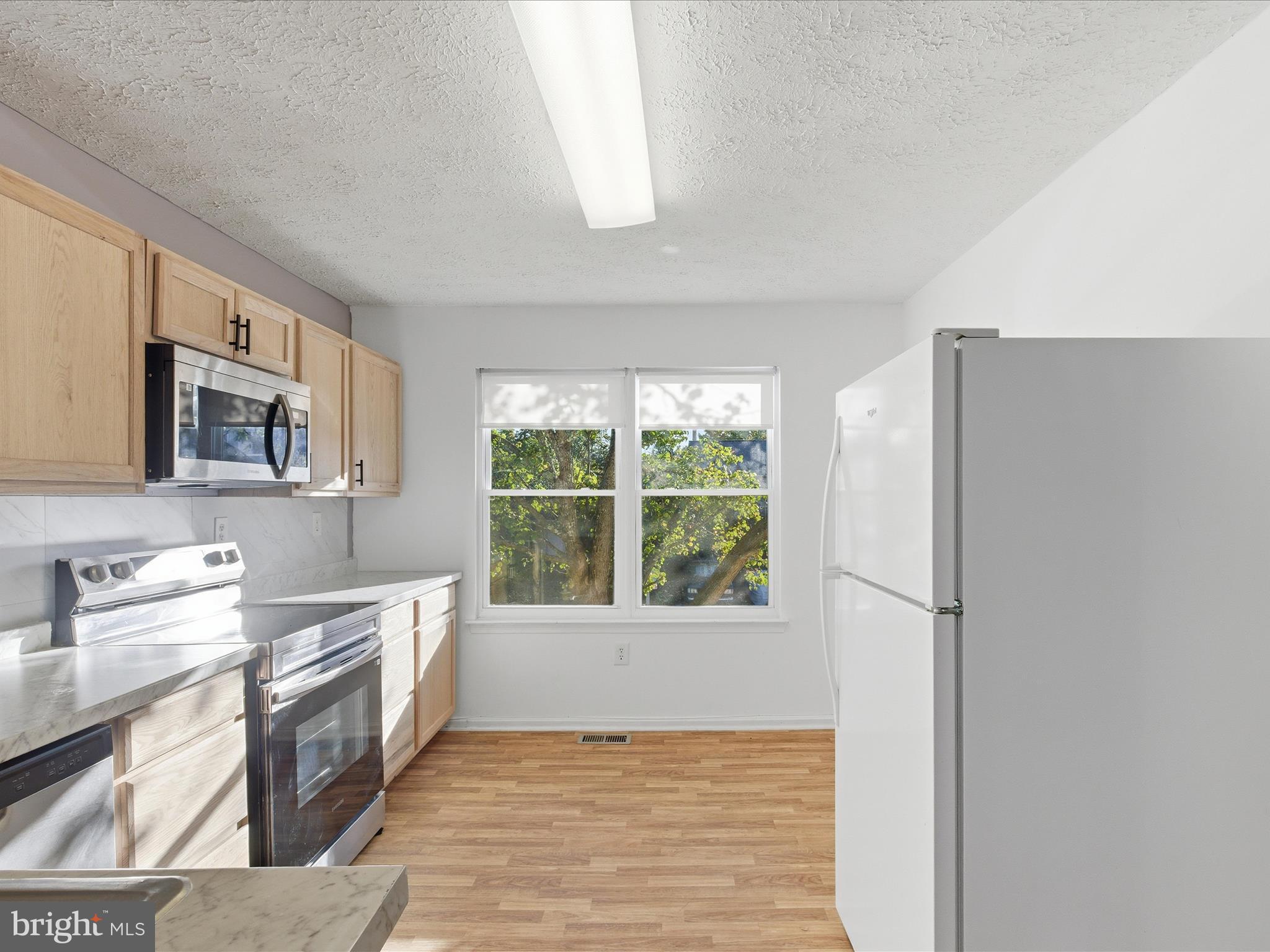 RIVERSIDE RUN IND HEAD - Residential