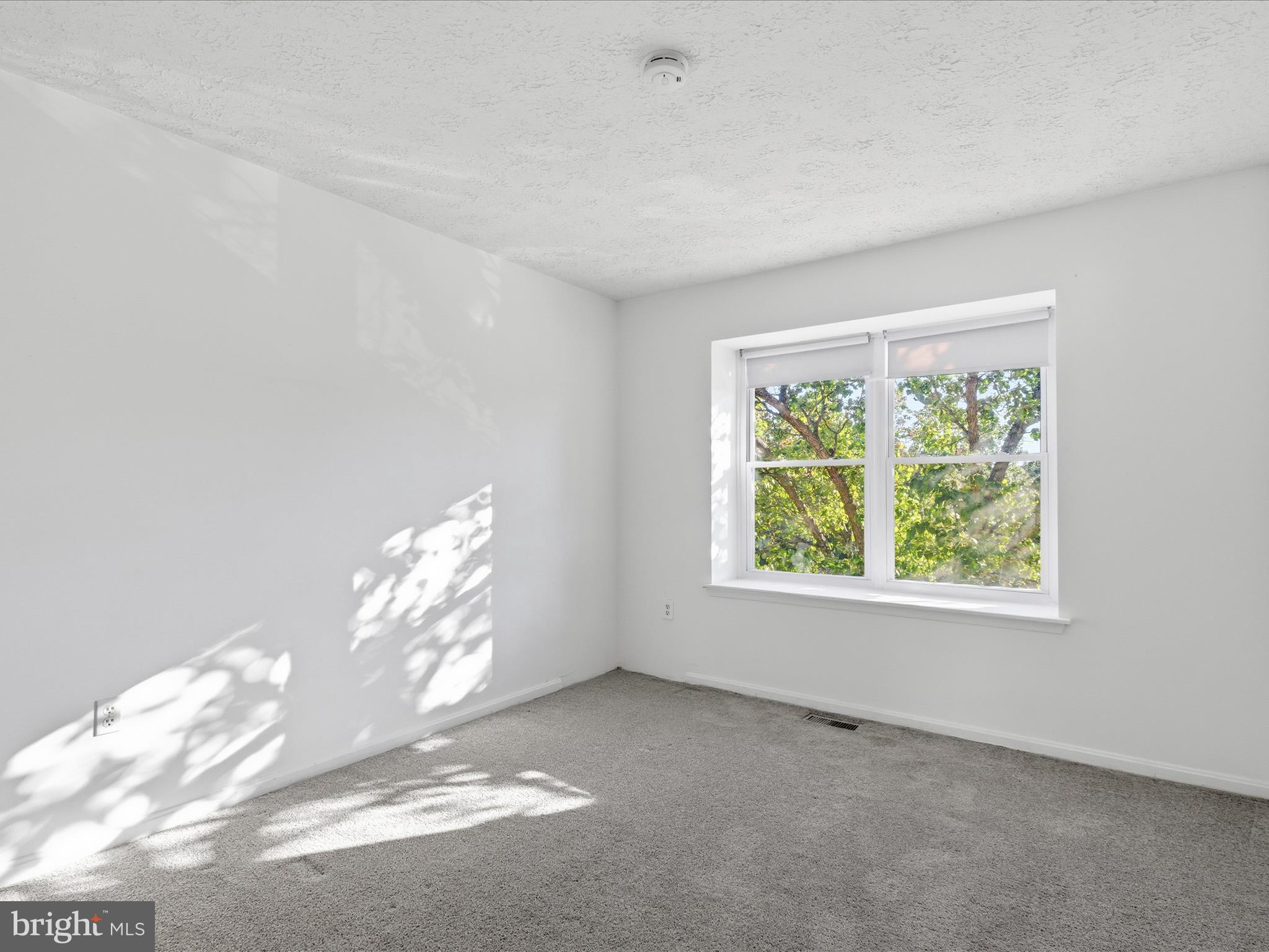 RIVERSIDE RUN IND HEAD - Residential