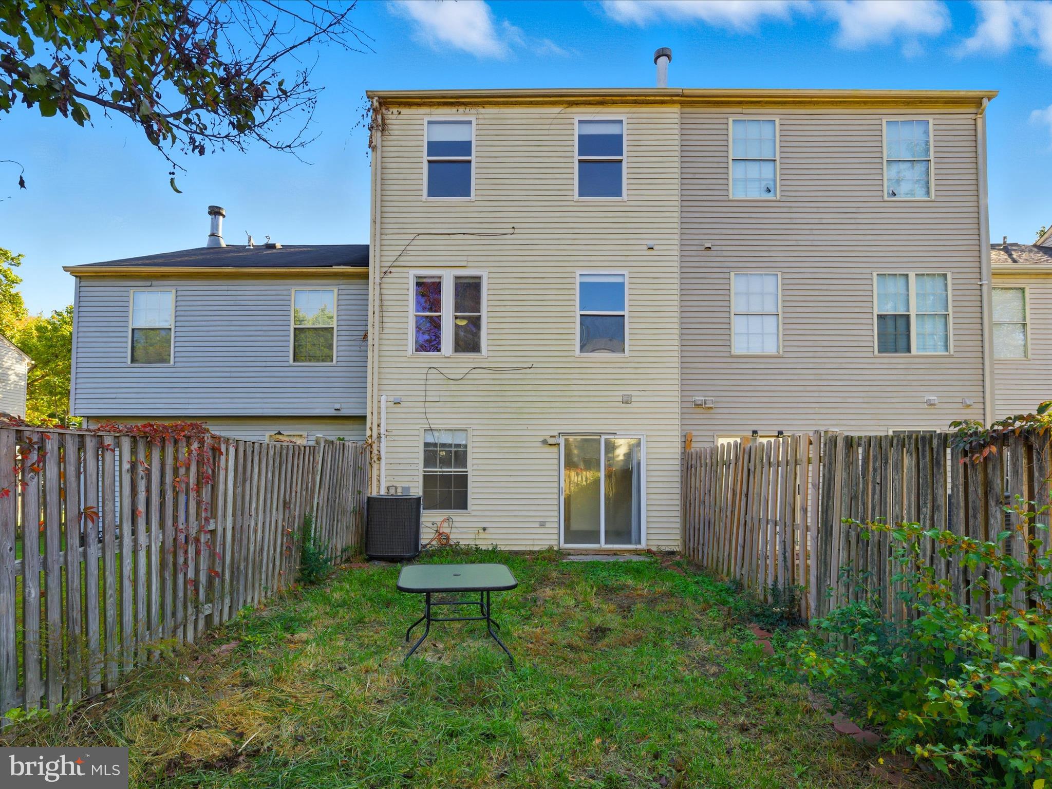 RIVERSIDE RUN IND HEAD - Residential