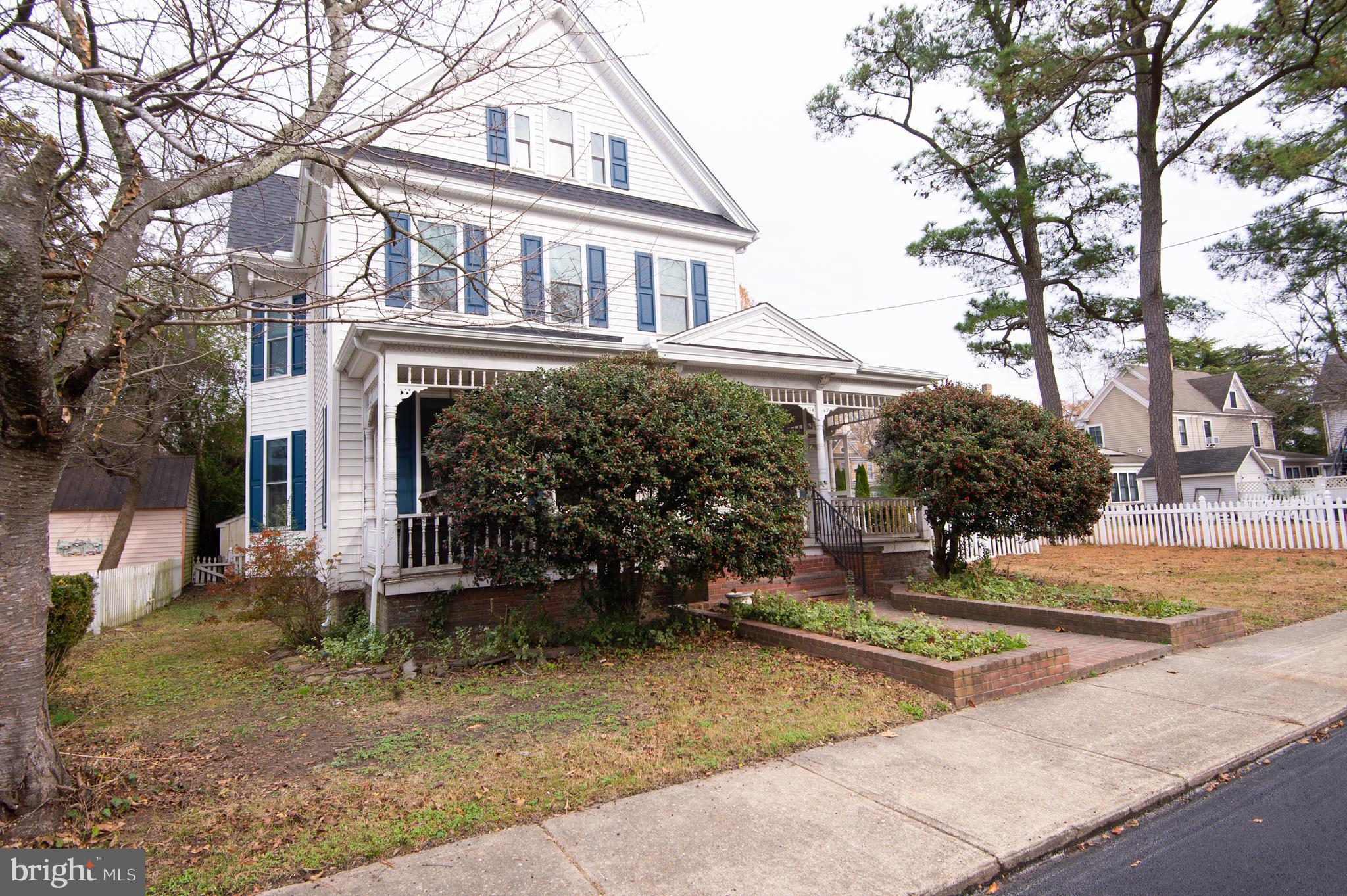 HISTORIC DISTRICT - WEST END - Residential