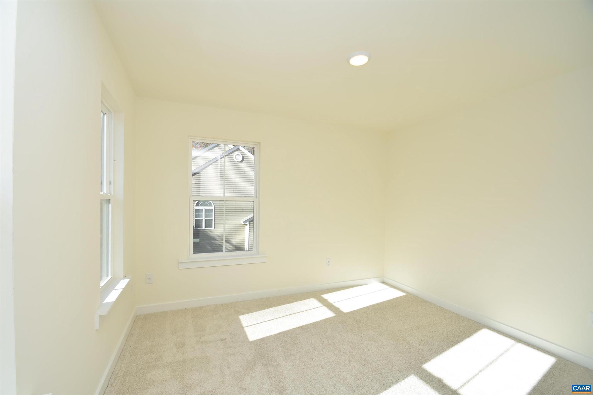 LAKE MONTICELLO - Residential