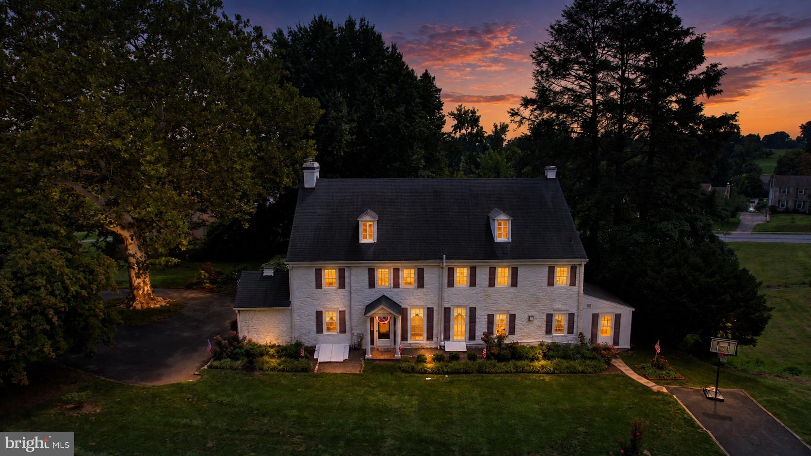 469 RIDGE LANE