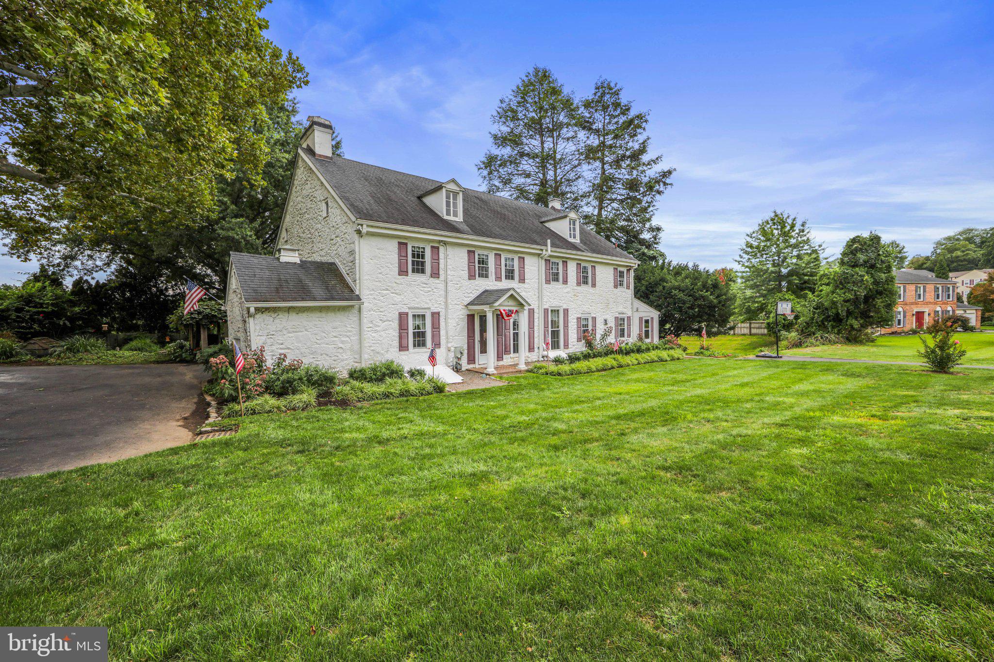 469 RIDGE LANE