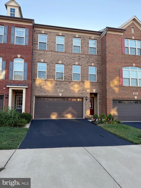 Photo of 6602 Bartrams Forest Lane, HAYMARKET, VA 20169 (MLS # VAPW2123800)