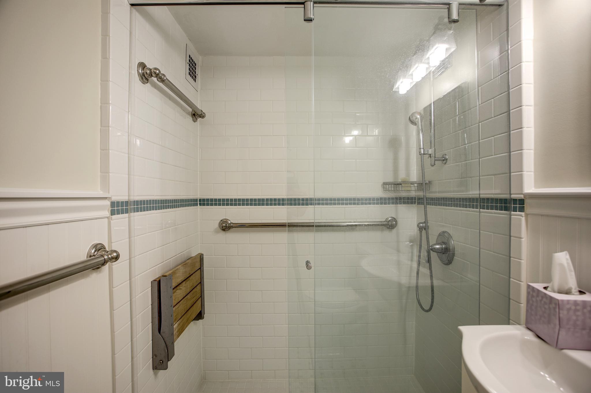 KENWOOD - Residential