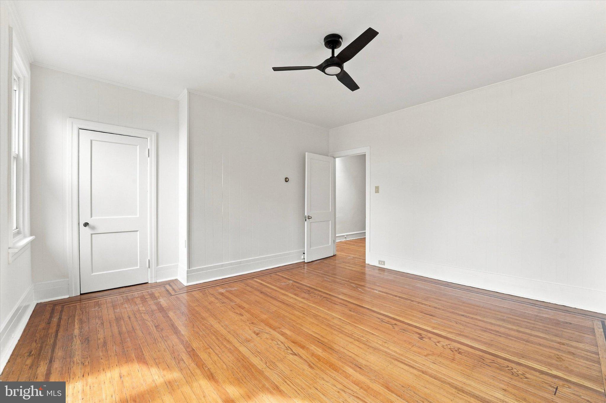 1 ATHENS AVENUE W D
