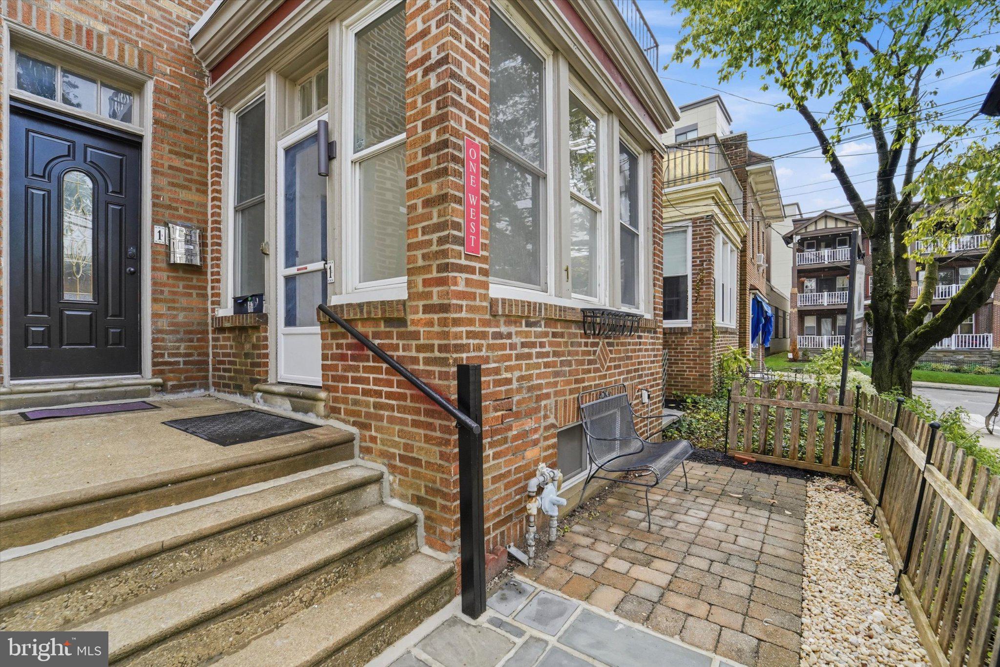 1 ATHENS AVENUE W D