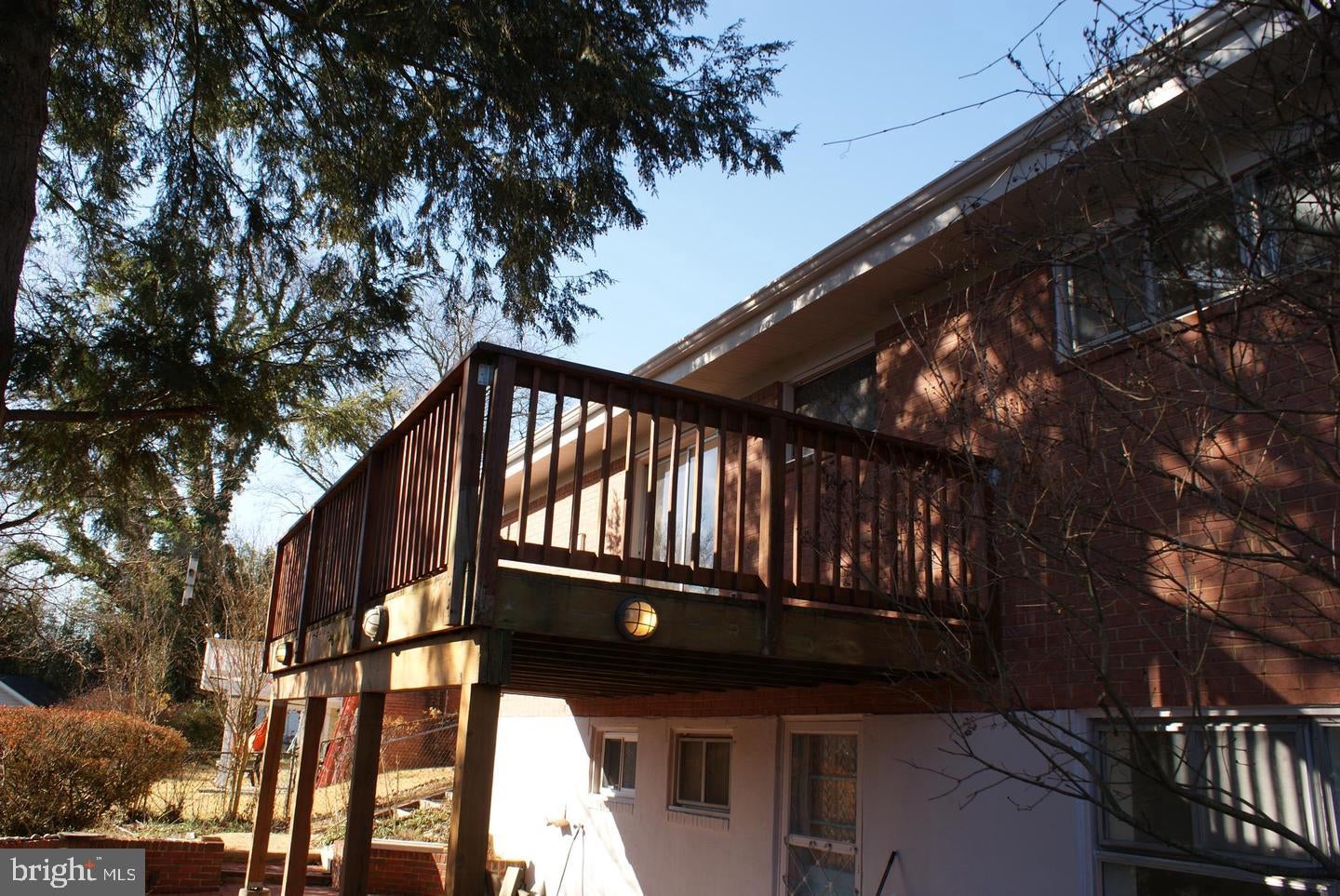 4 ROSANNE LANE