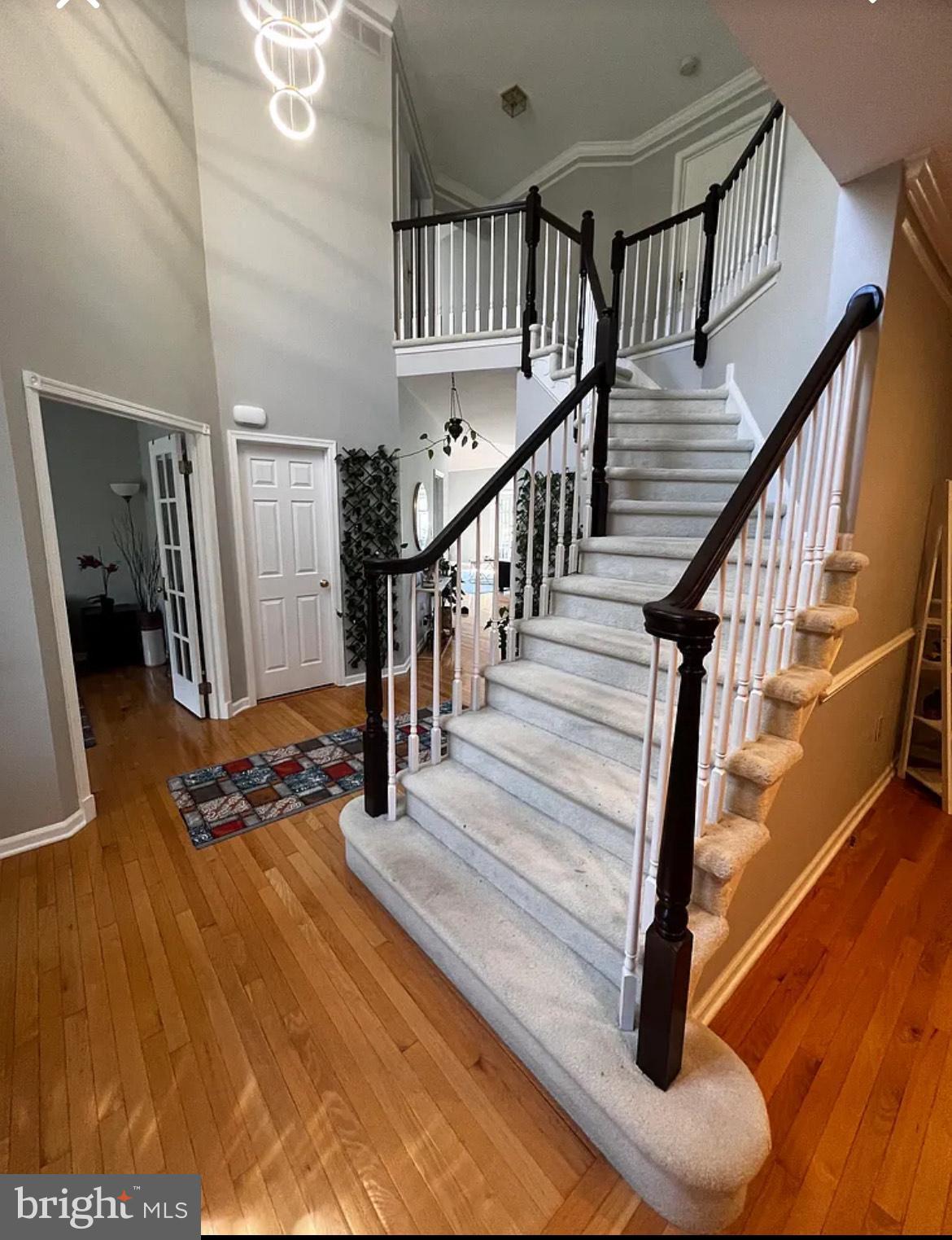 554 VILLAGE ROAD W