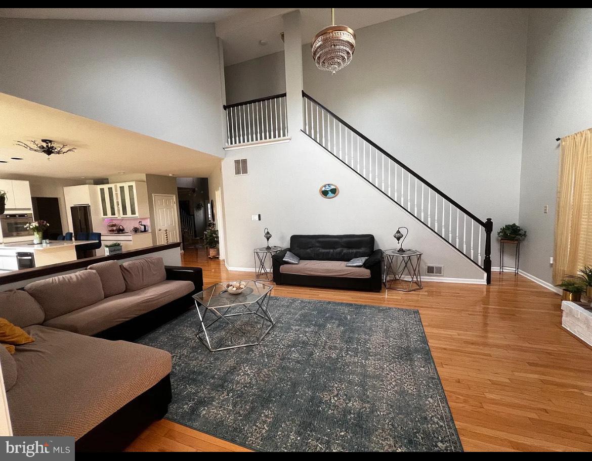 554 VILLAGE ROAD W