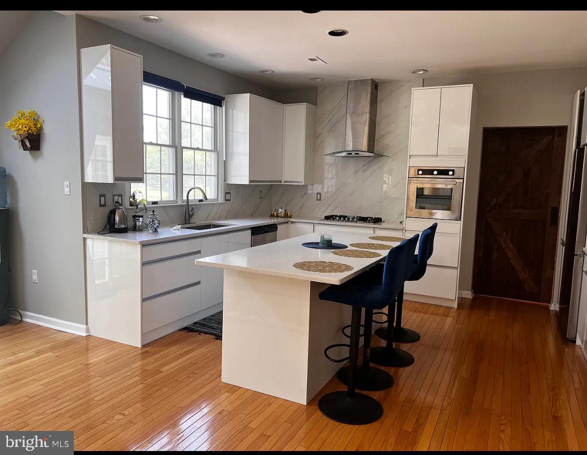 554 VILLAGE ROAD W