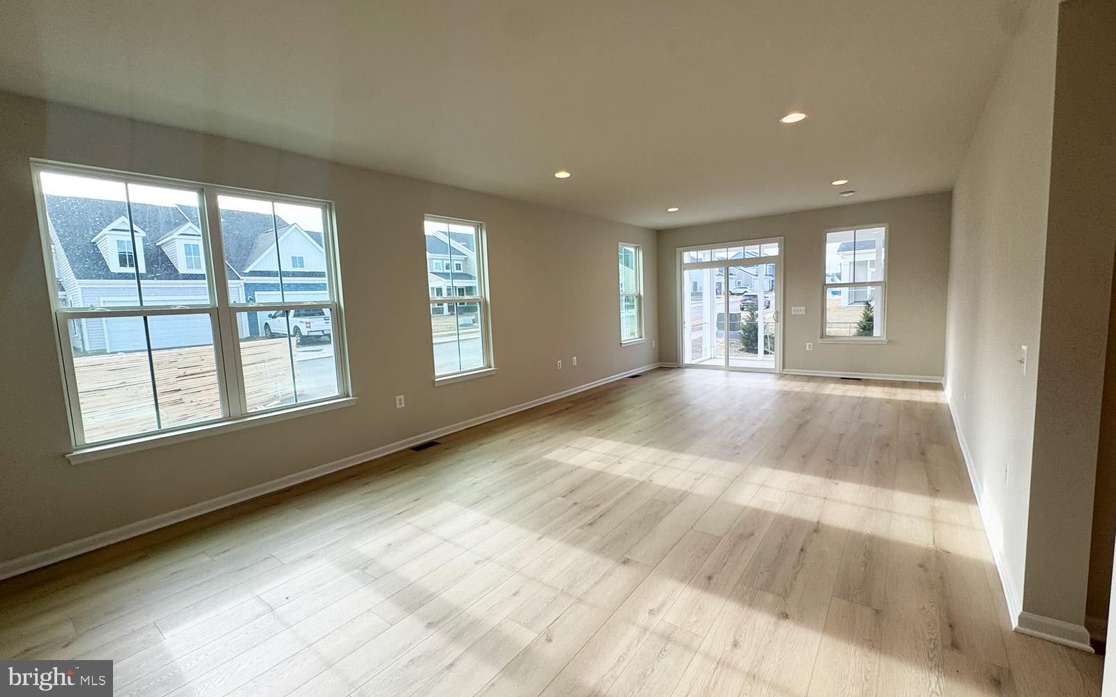 HIATT POINTE AT SNOWDEN BRIDGE - Residential