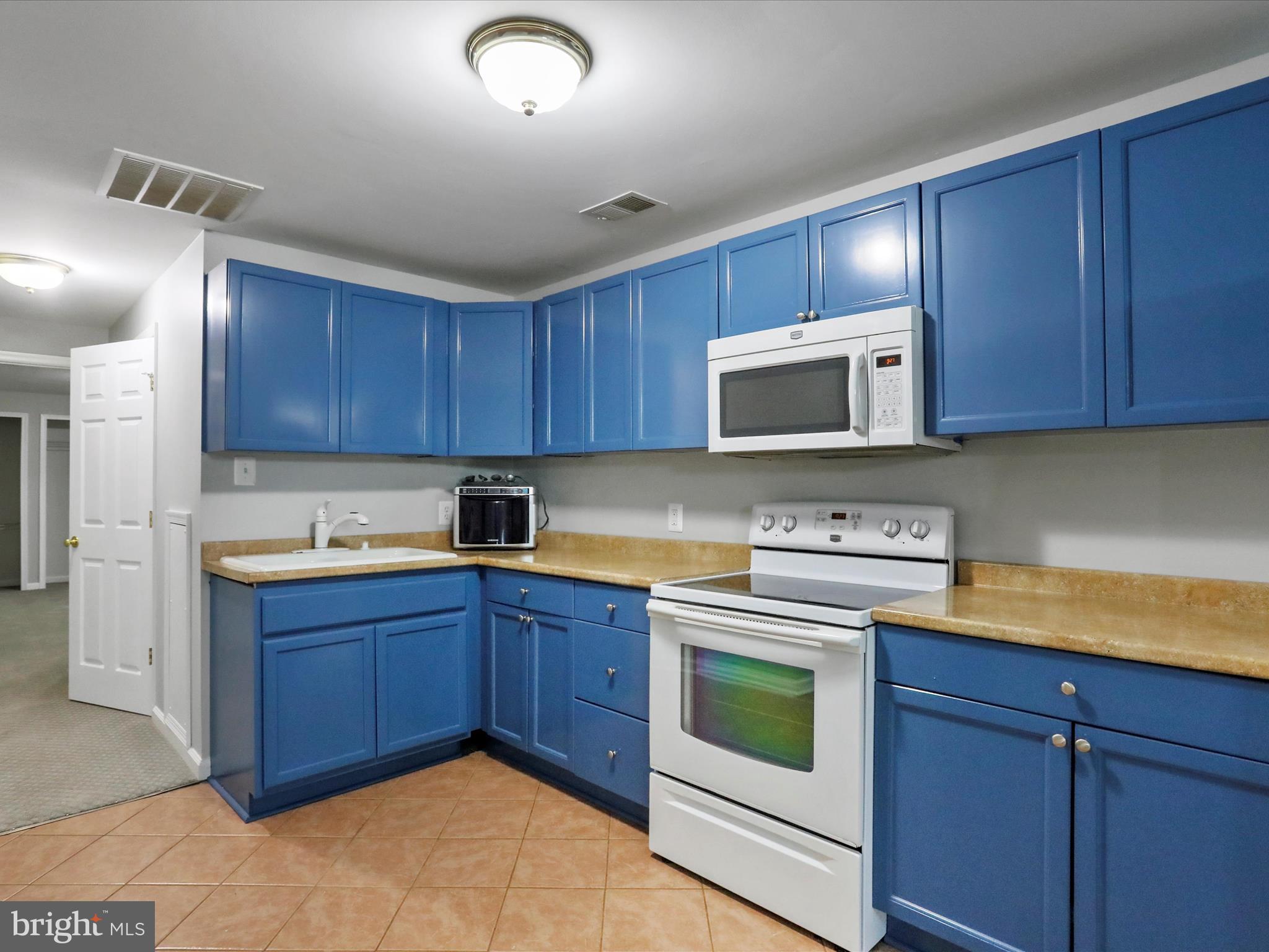 LOCUST HILL - Residential