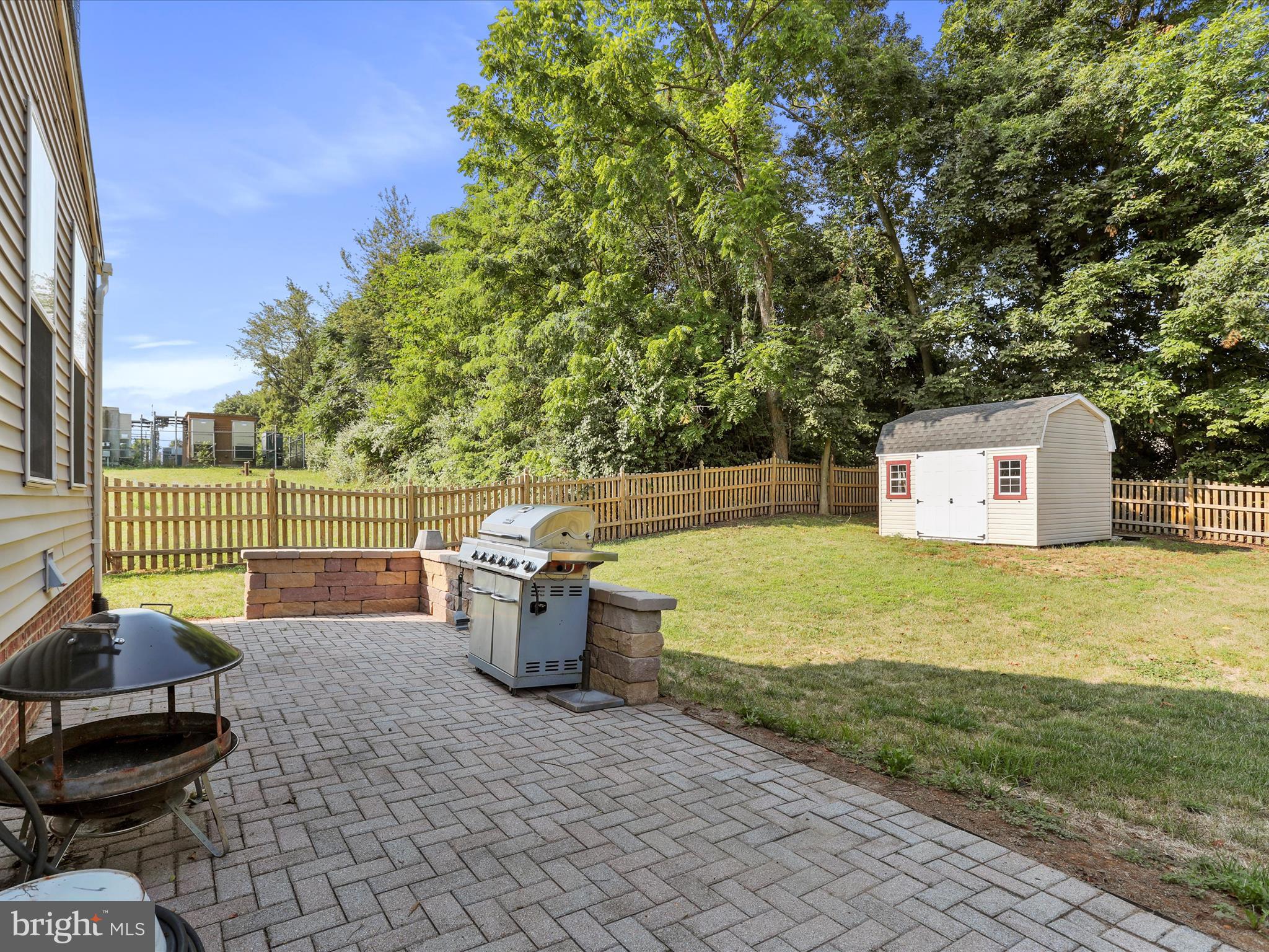 LOCUST HILL - Residential