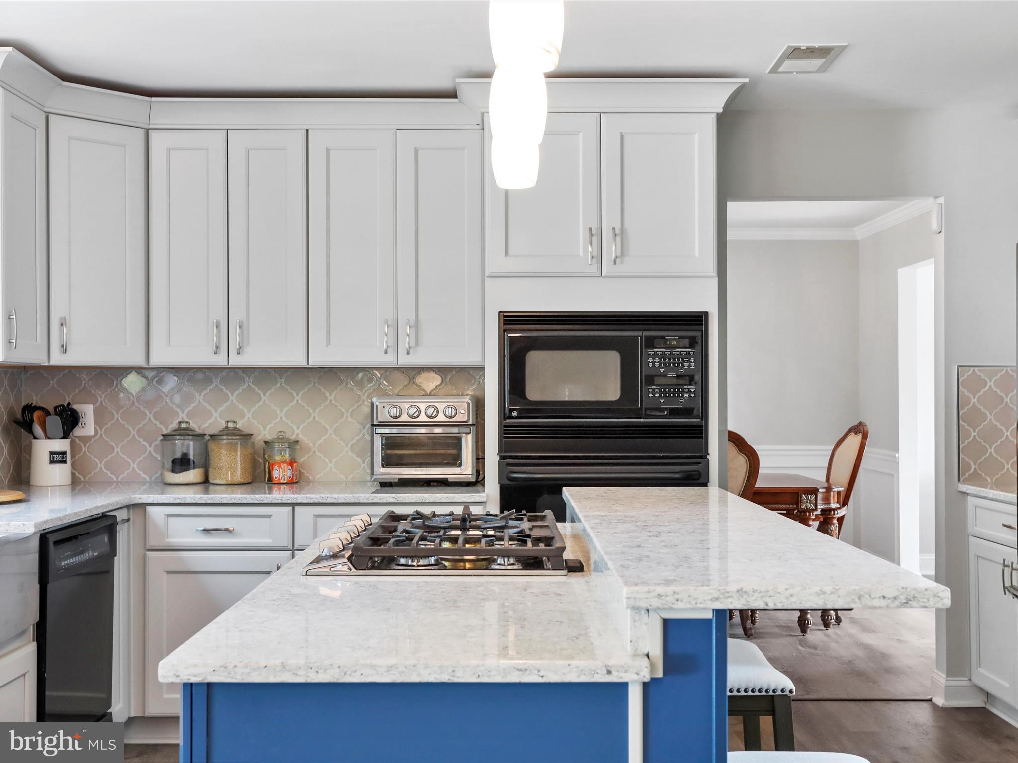 LOCUST HILL - Residential