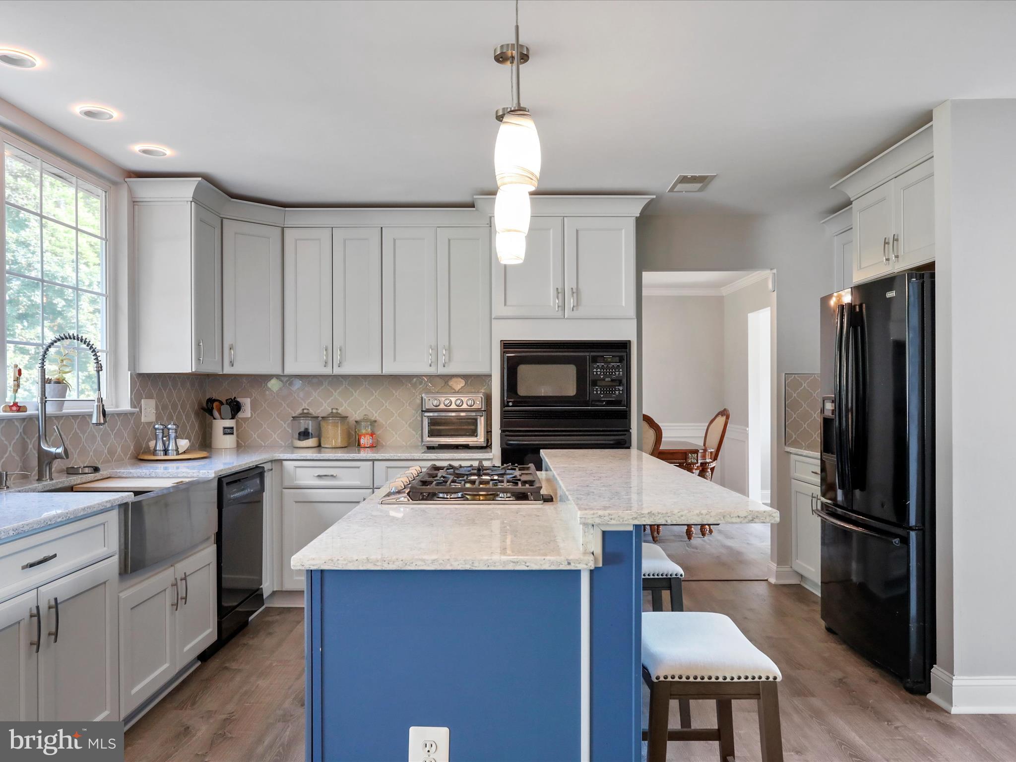 LOCUST HILL - Residential