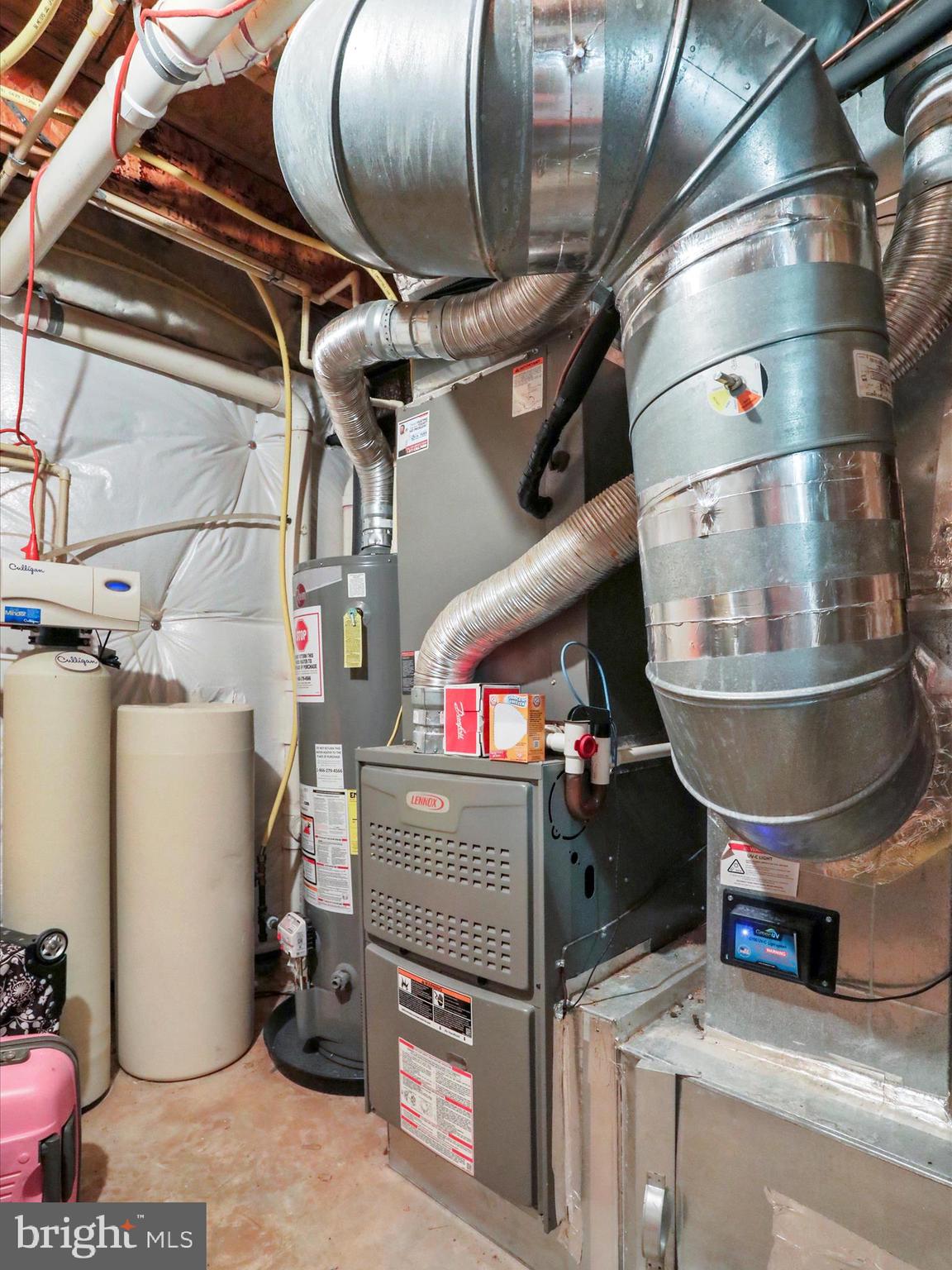 LOCUST HILL - Residential