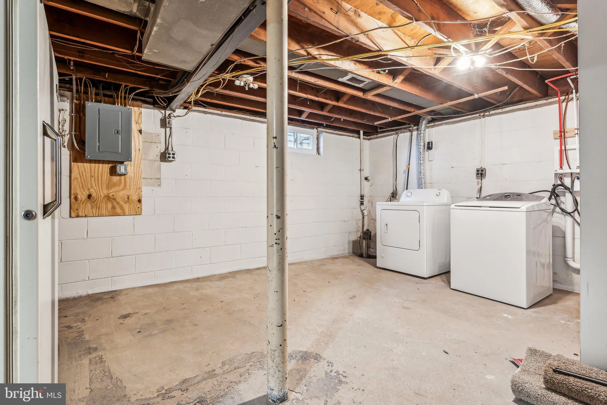 Baltimore, Maryland 21237, United States, 4 Bedrooms Bedrooms, ,2 BathroomsBathrooms,Residential,Pending,124107