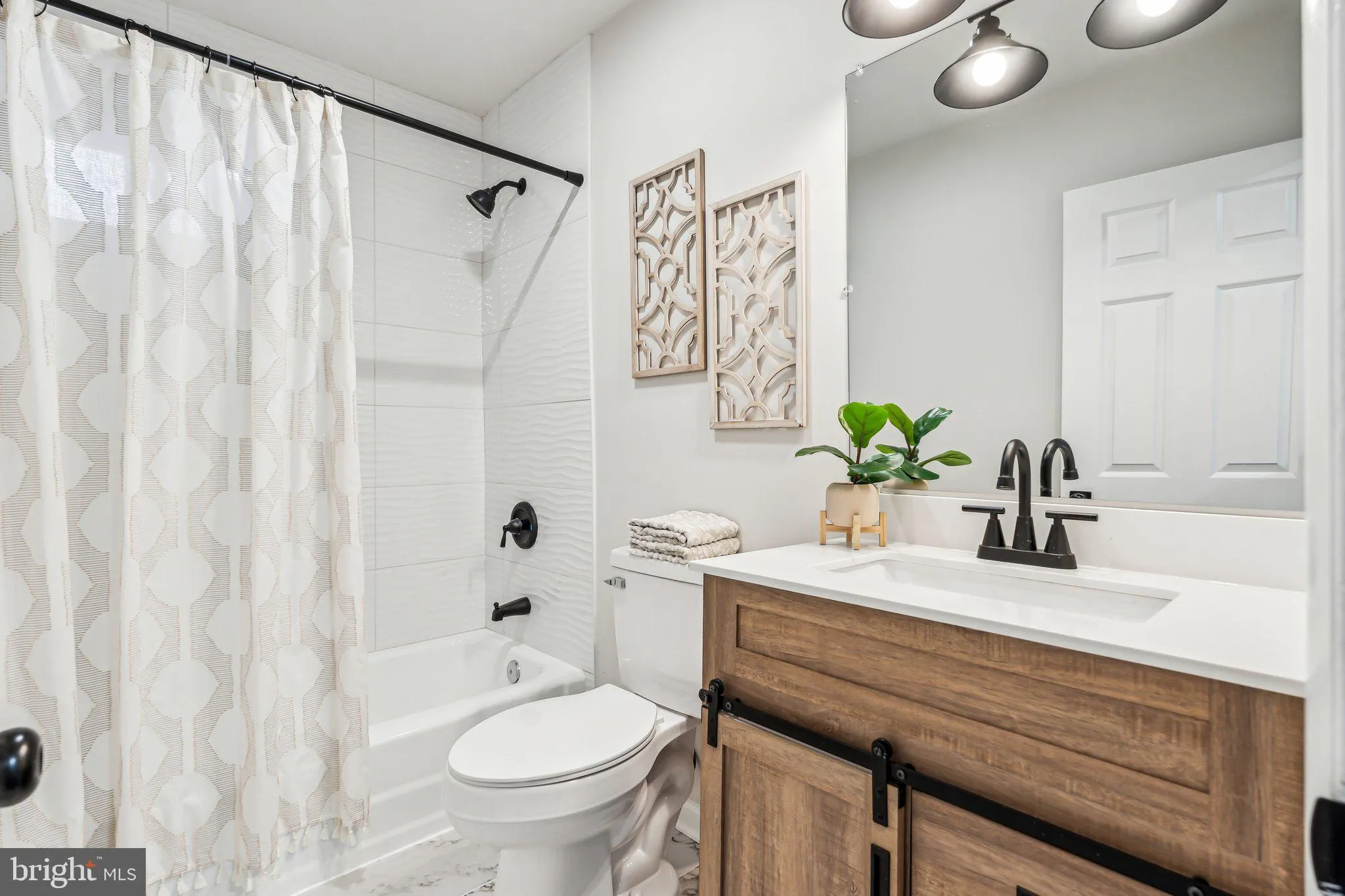 Baltimore, Maryland 21237, United States, 4 Bedrooms Bedrooms, ,2 BathroomsBathrooms,Residential,Pending,124107