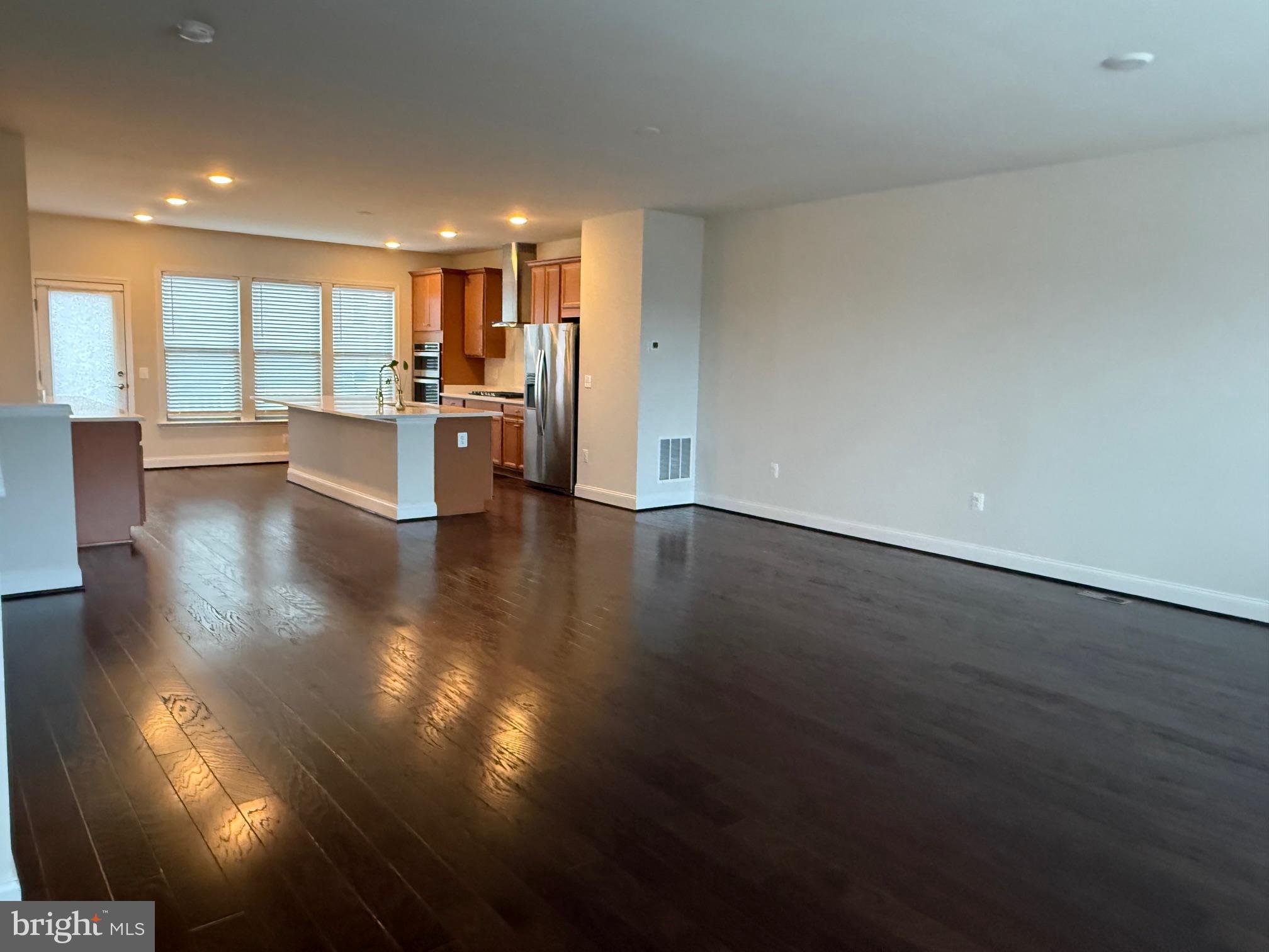 POTOMAC SHORES - Residential