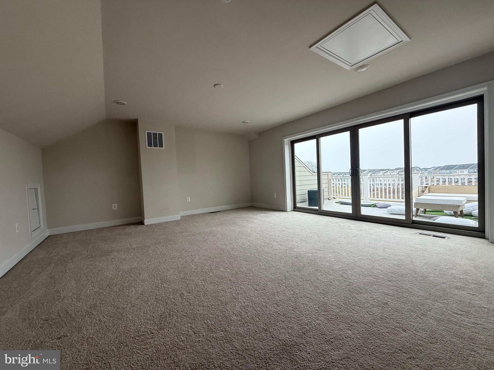 POTOMAC SHORES - Residential