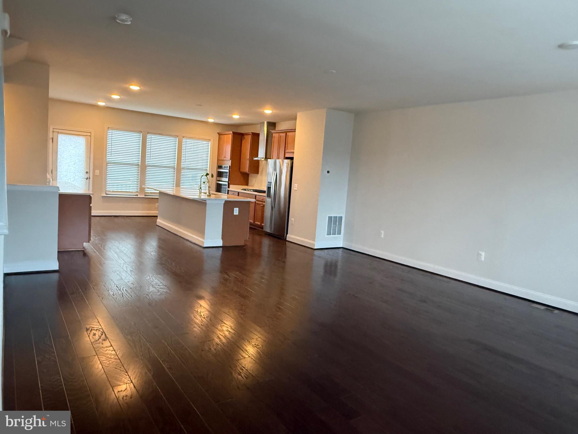 POTOMAC SHORES - Residential