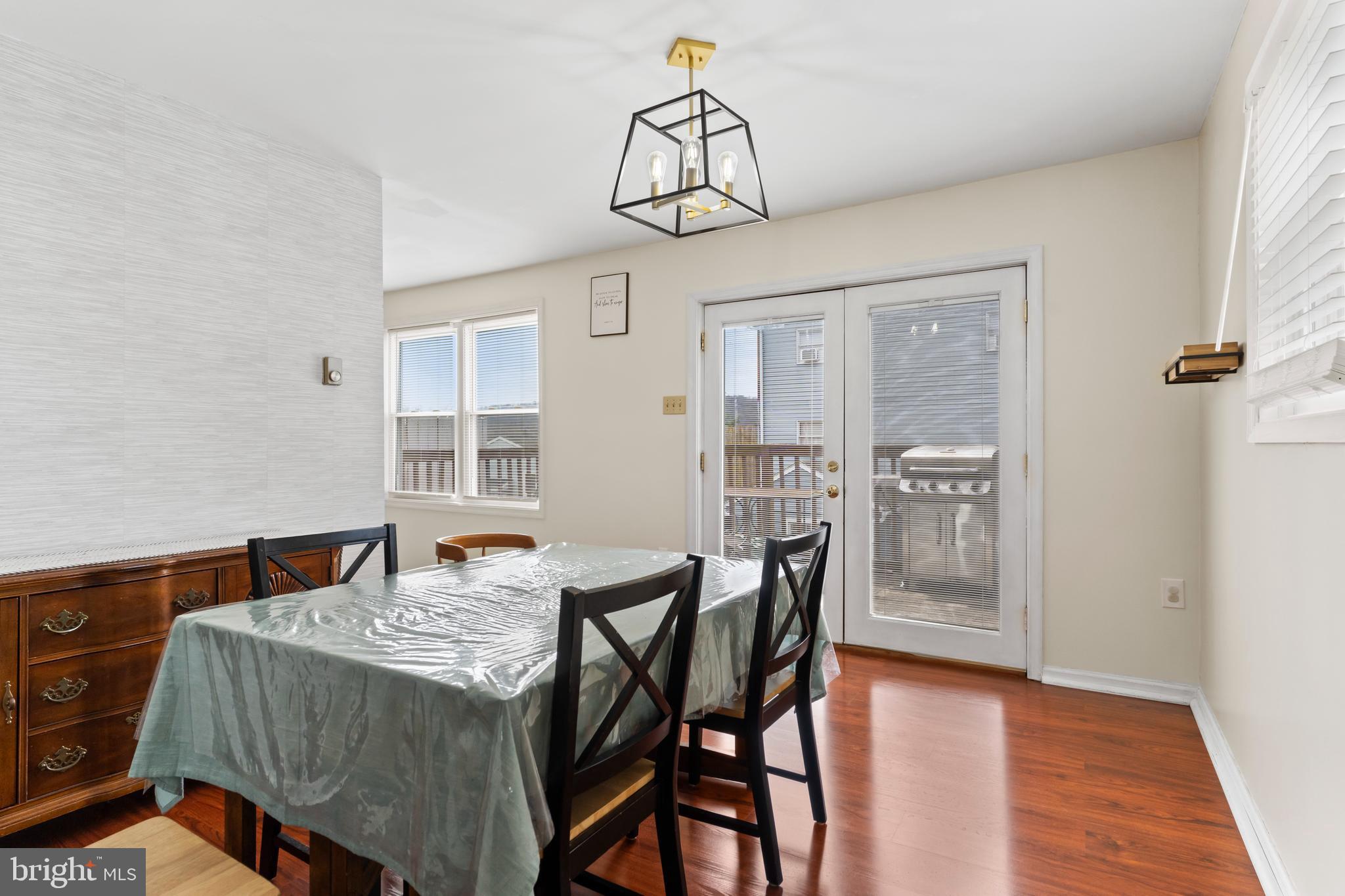 VALLEY GREEN VILLAGE - Residential