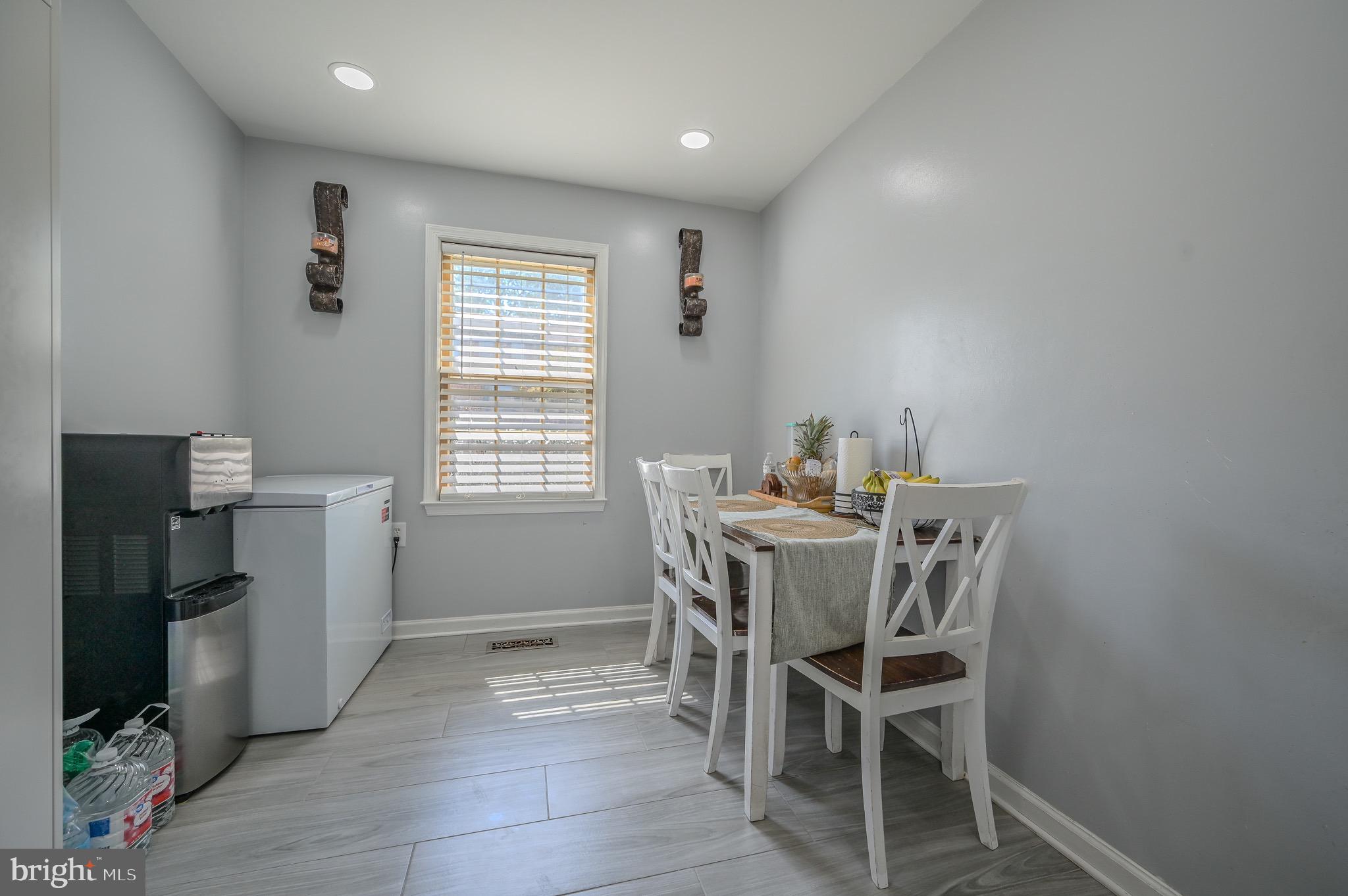 LAKE RIDGE - Residential Lease